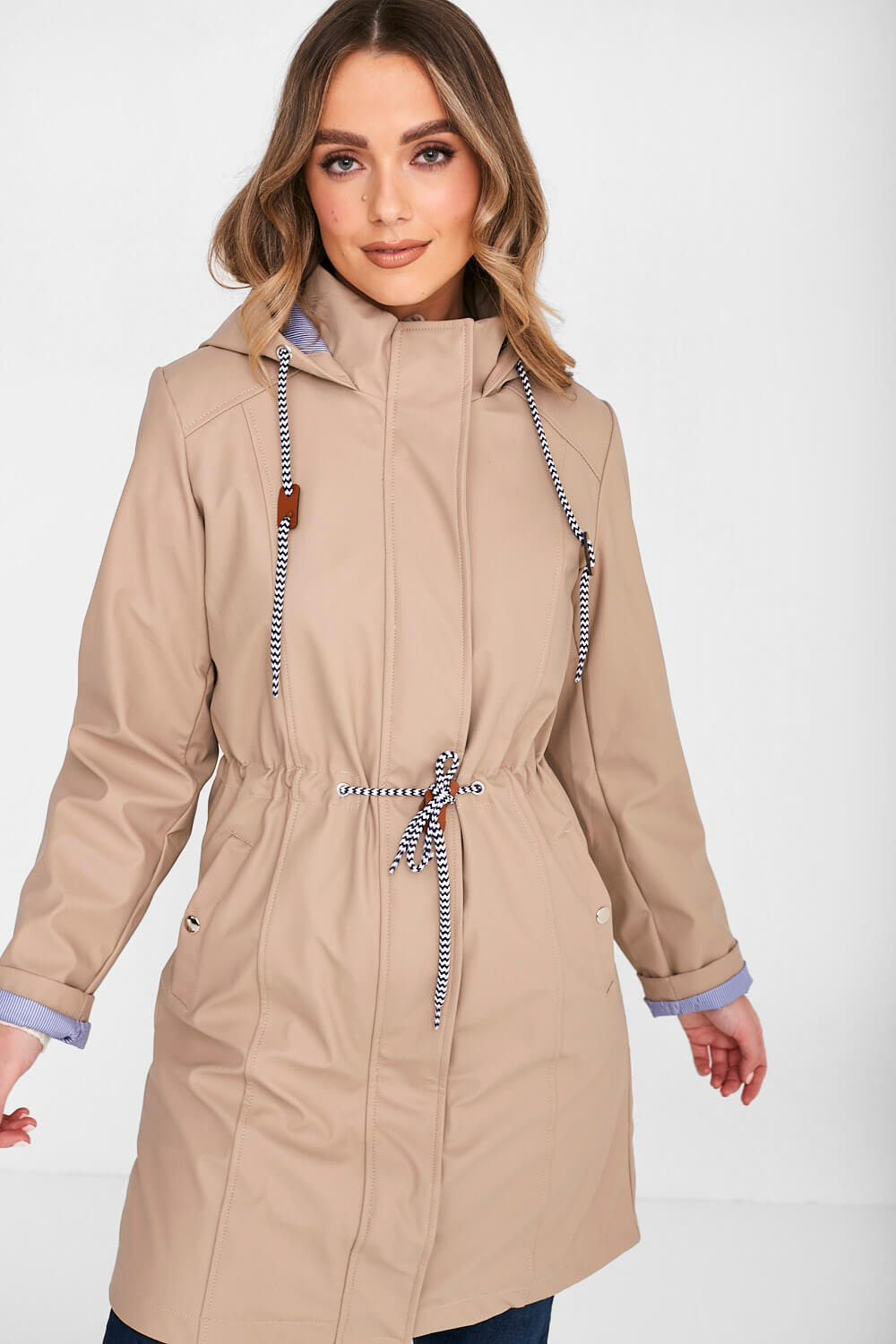 https://www.iclothing.com/media/catalog/product/l/i/lilly_drawstring_rain_jacket_in_beige-8.jpg