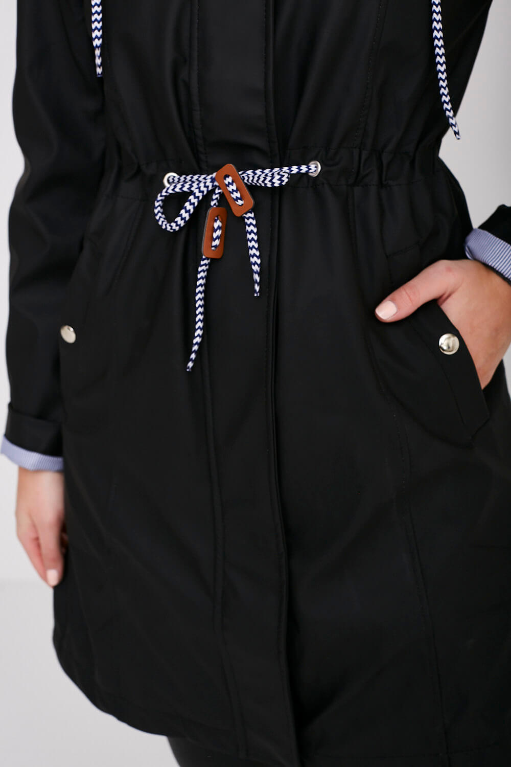 https://www.iclothing.com/media/catalog/product/l/i/lilly_drawstring_rain_jacket_in_black-3.jpg