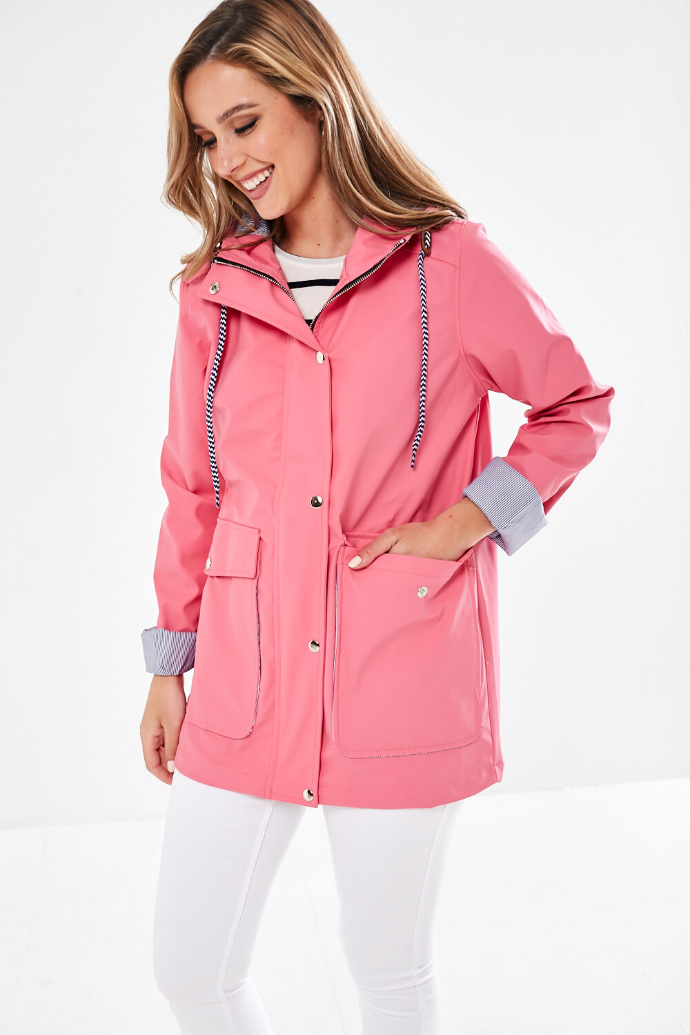 https://www.iclothing.com/media/catalog/product/l/i/lilly_stripe_lined_raincoat-3_2.jpg