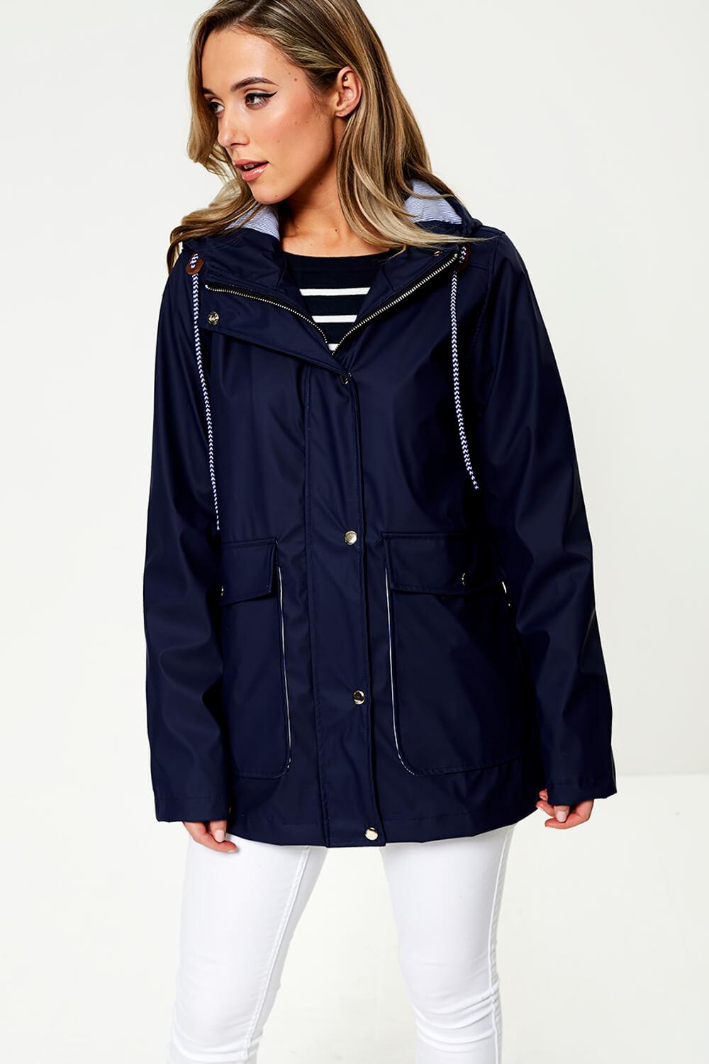 https://www.iclothing.com/media/catalog/product/l/i/lilly_stripe_lined_raincoat_in_navy-3_1.jpg