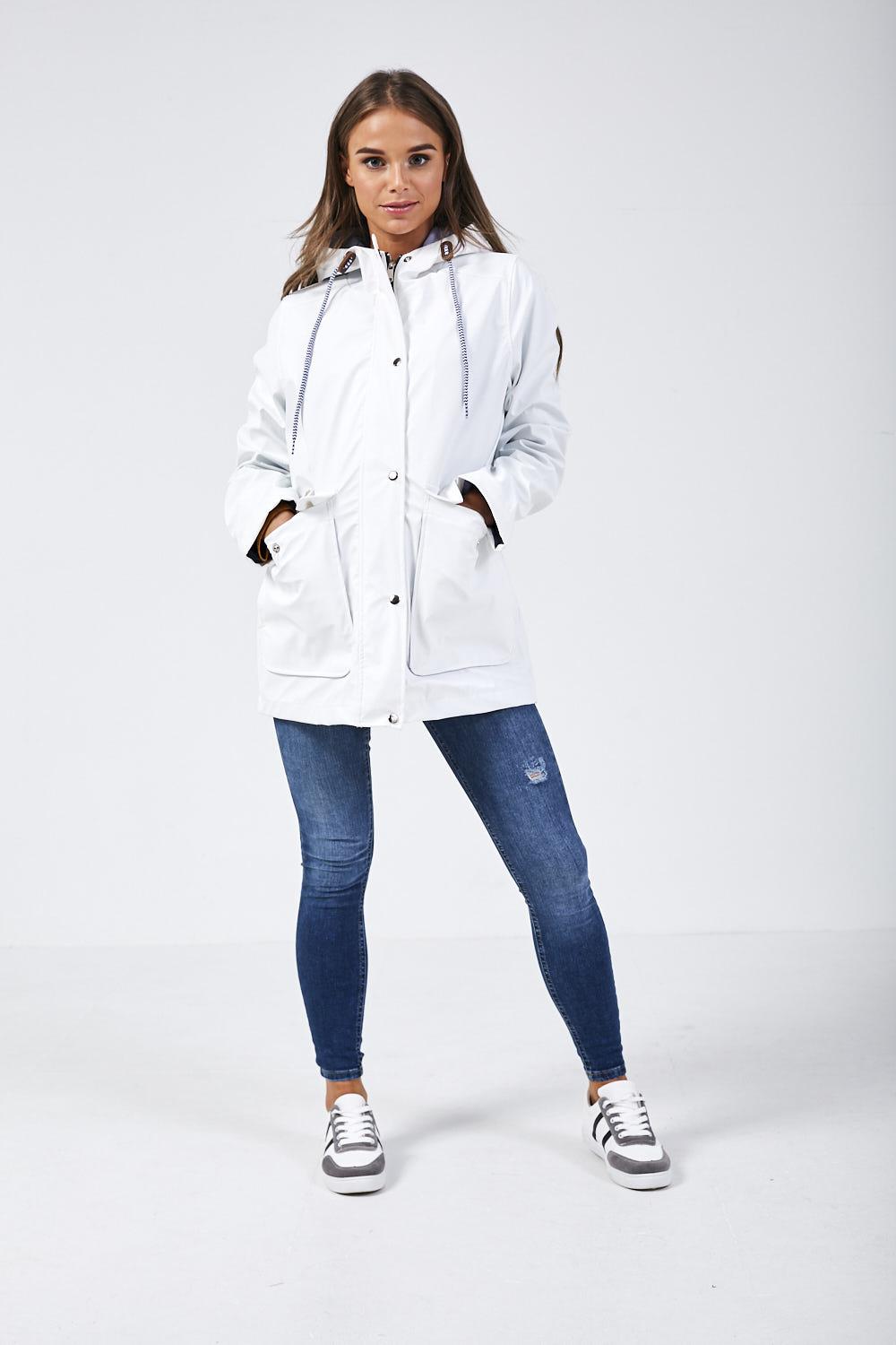 https://www.iclothing.com/media/catalog/product/l/i/lilly_stripe_lined_raincoat_in_white-5.jpg
