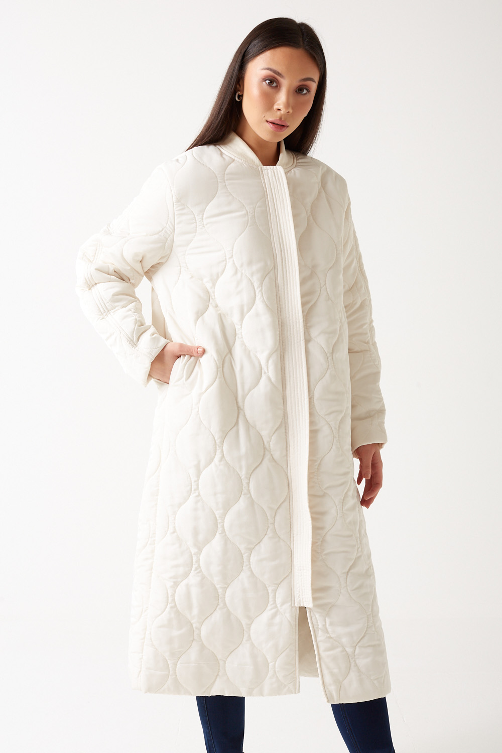 https://www.iclothing.com/media/catalog/product/l/i/lina_quilted_jacket_in_cream-3.jpg
