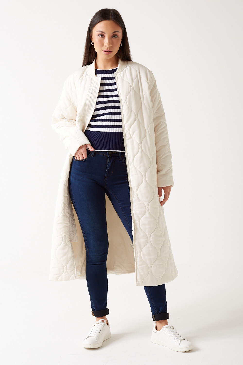 https://www.iclothing.com/media/catalog/product/l/i/lina_quilted_jacket_in_cream-4.jpg