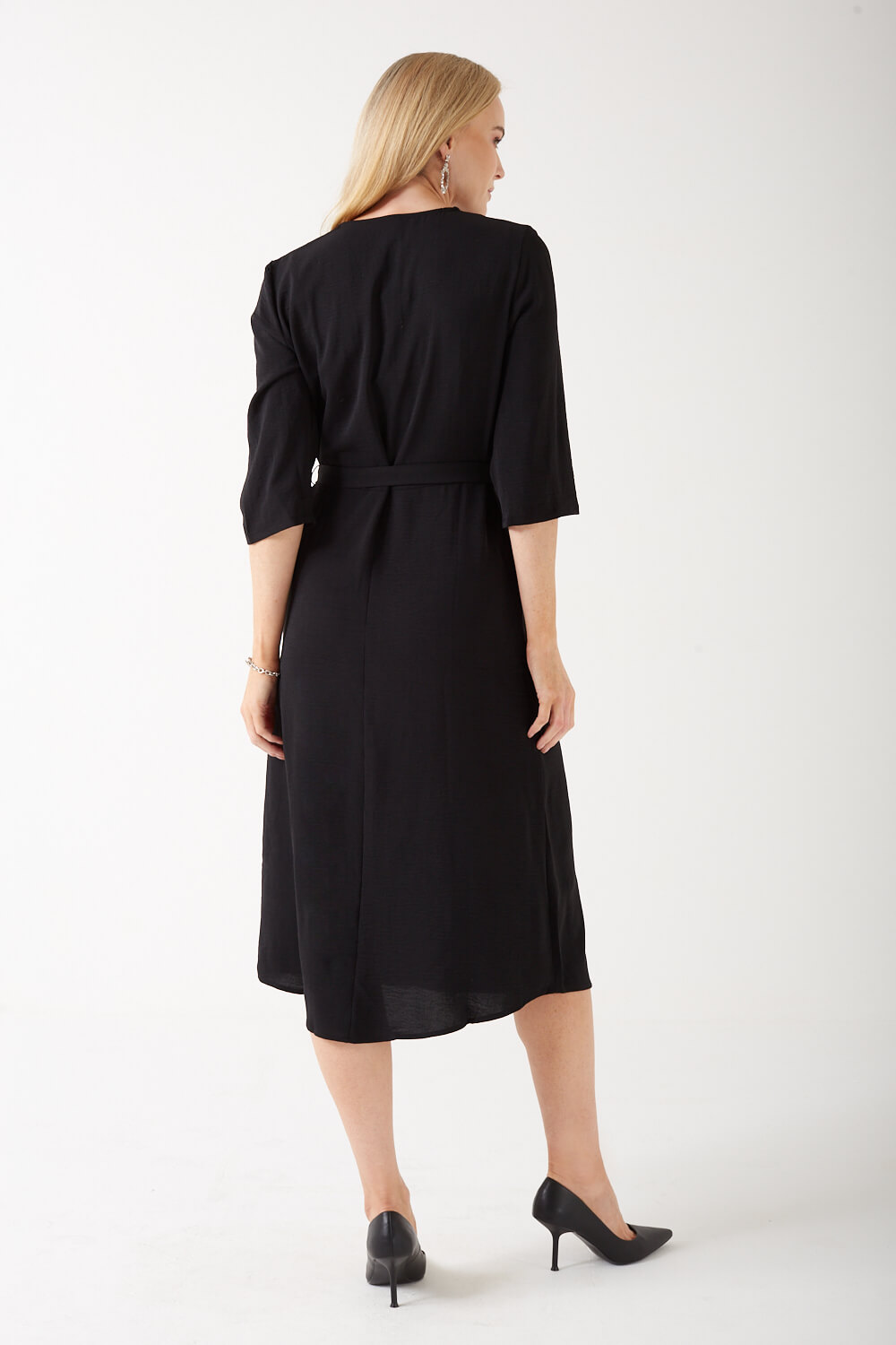 https://www.iclothing.com/media/catalog/product/l/i/lion_3_4_sleeve_v_neck_wrap_dress_in_black-2.jpg