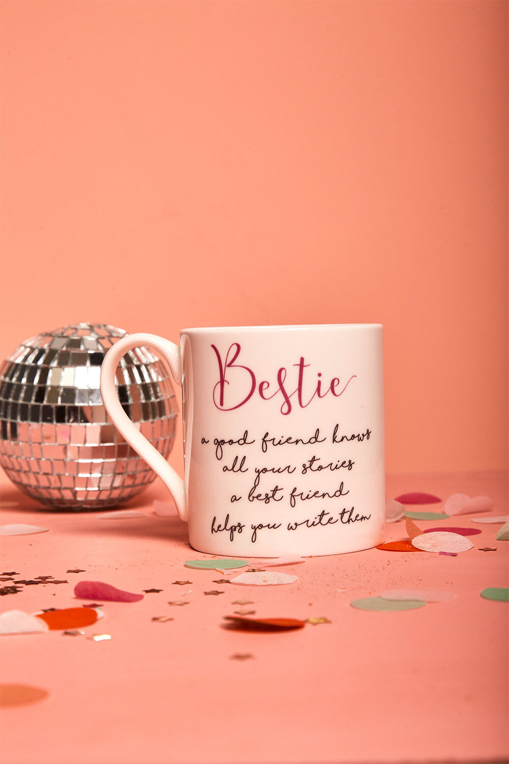 https://www.iclothing.com/media/catalog/product/l/o/love_the_mug_-_bestie_quote-1-a.jpg