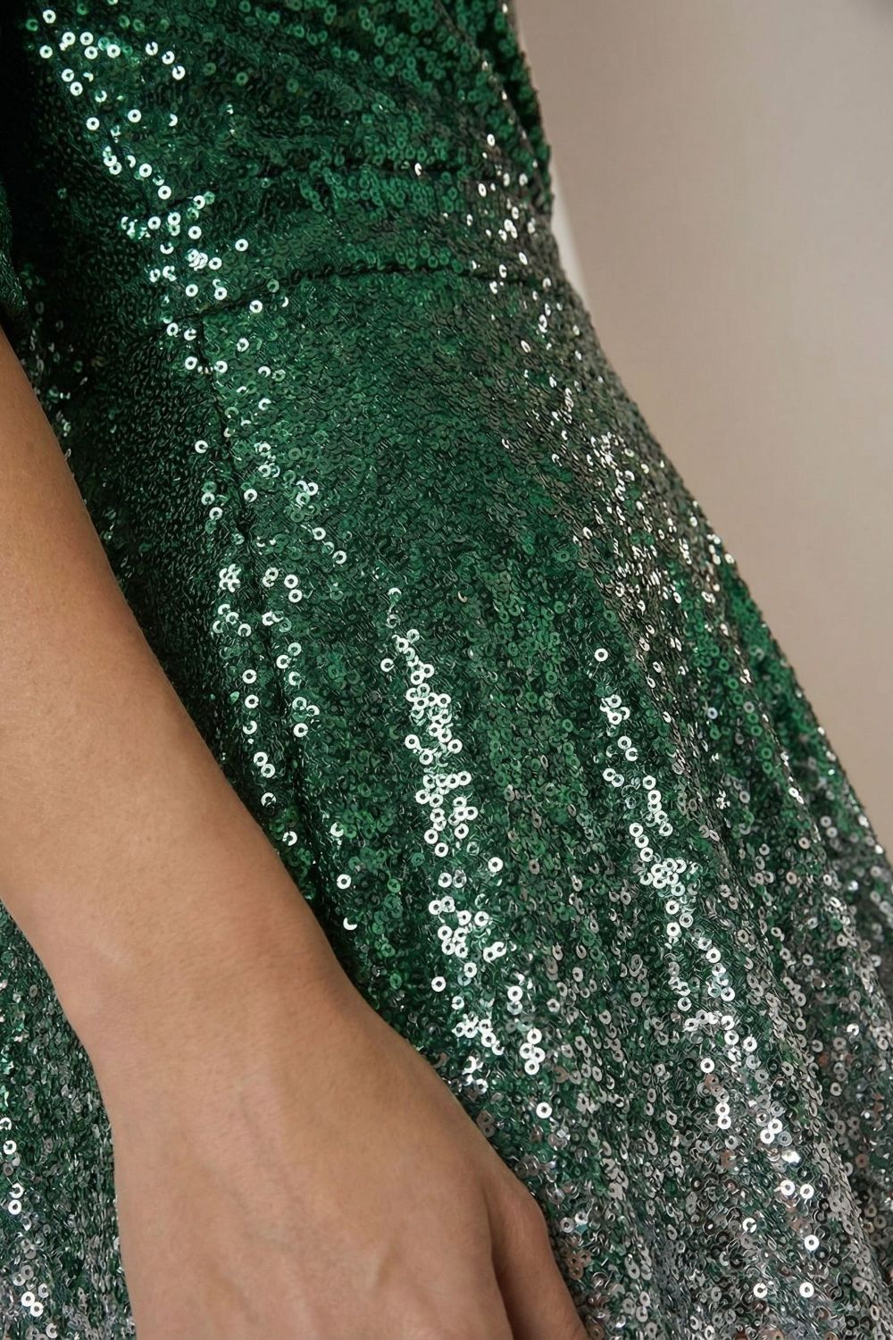 https://www.iclothing.com/media/catalog/product/m/a/ma51338-grn-green_to_silver_ombre_sequin-4-studio___detail_shot.jpeg
