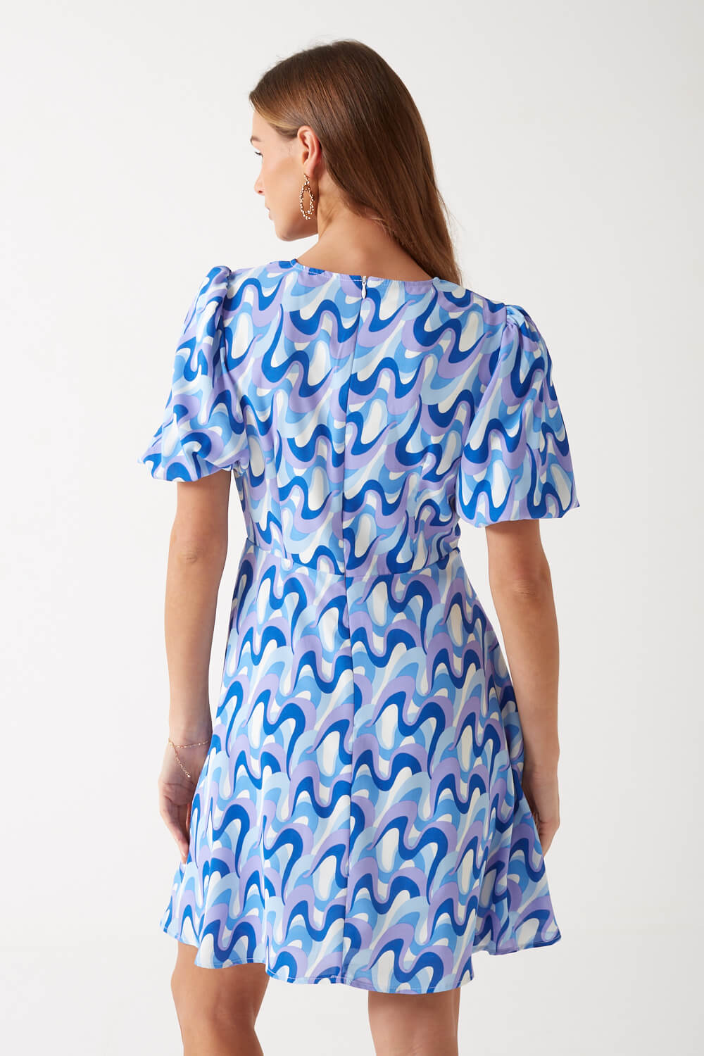 https://www.iclothing.com/media/catalog/product/m/a/maisie_swirl_print_puff_sleeve_dress_in_blue-3.jpg
