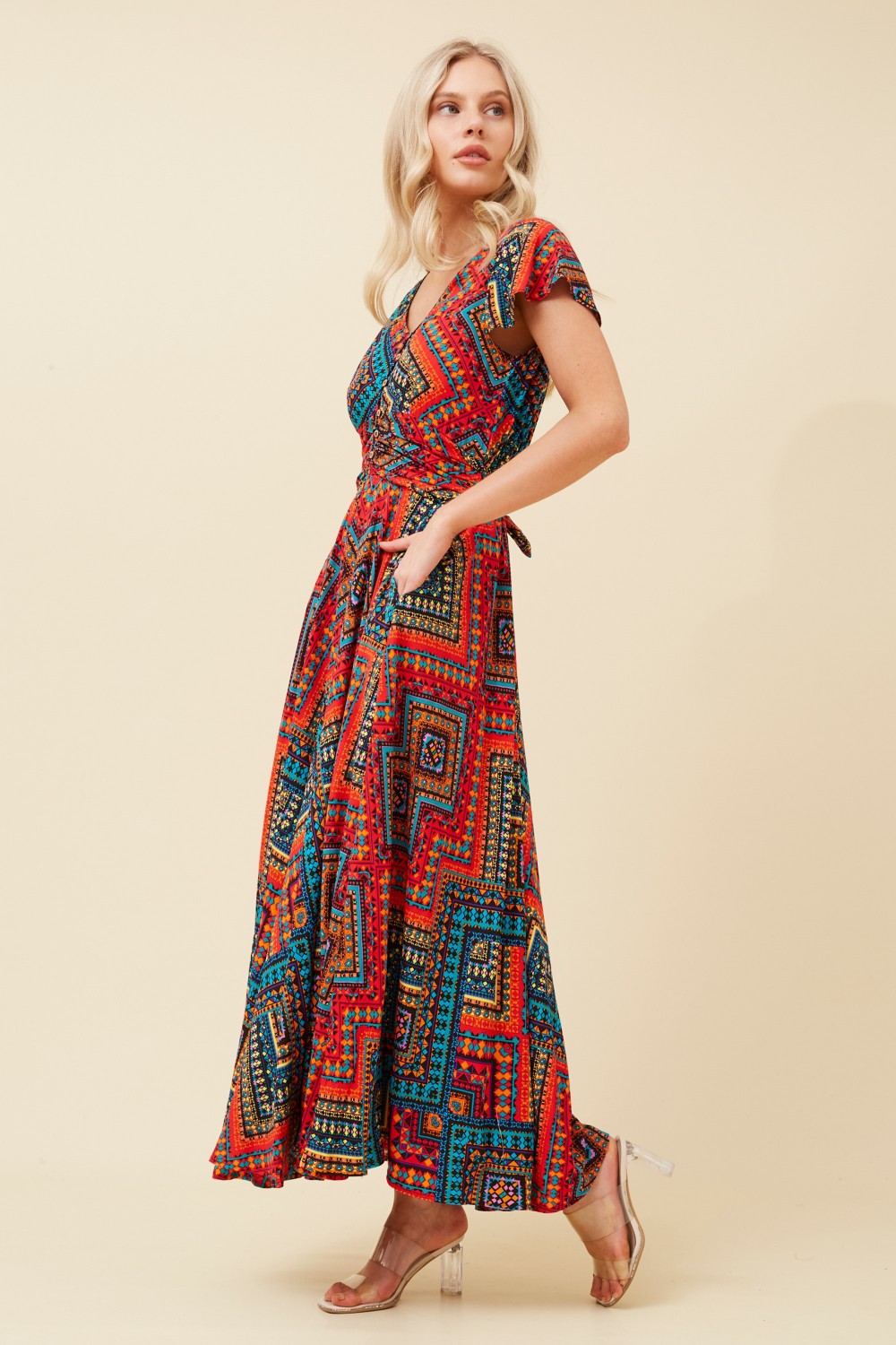 https://www.iclothing.com/media/catalog/product/m/a/malibu-kaleidoscope-print-maxi-dress-d171216-multi-red-202--v1-original.jpg