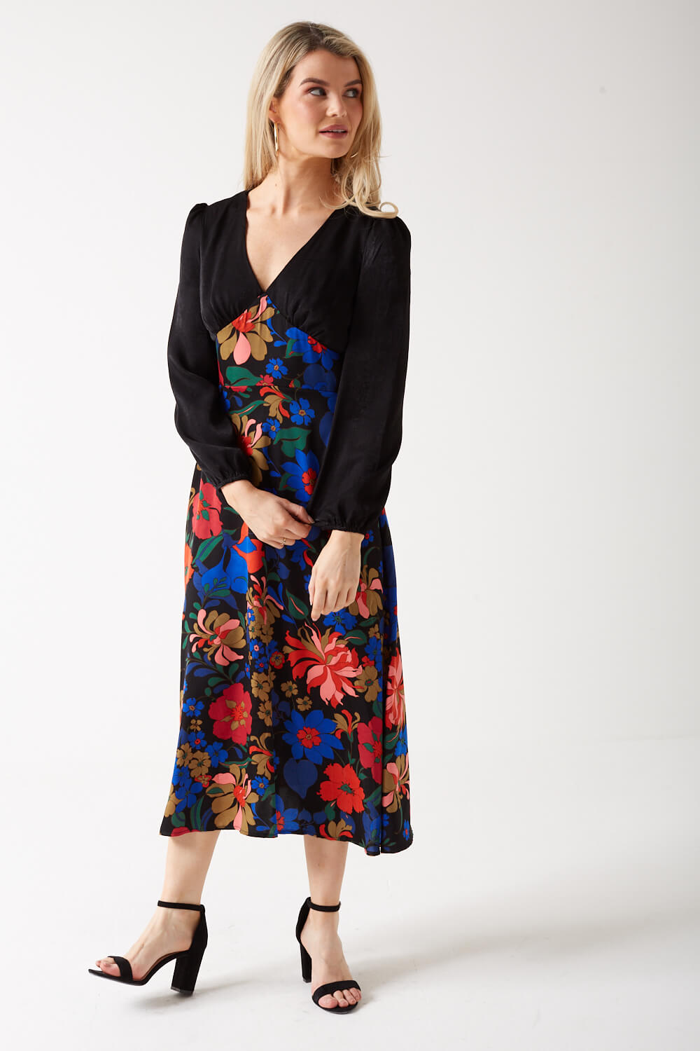 https://www.iclothing.com/media/catalog/product/m/a/mandy_floral_print_midi_dress_in_black-4.jpg