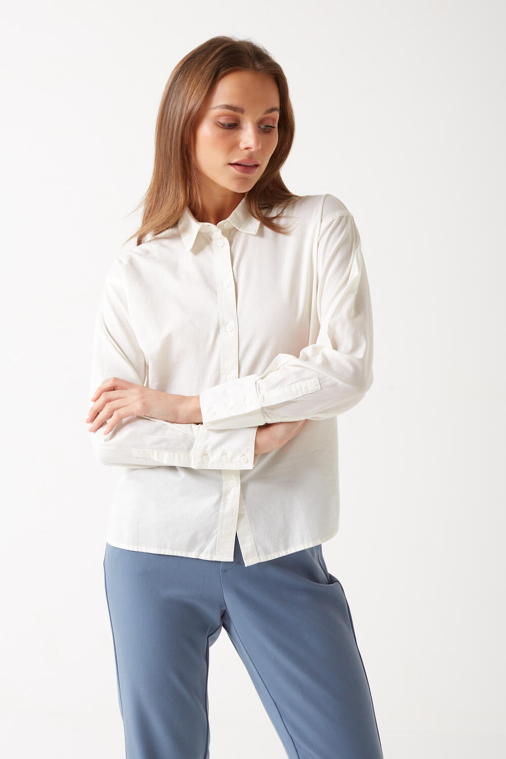 https://www.iclothing.com/media/catalog/product/m/e/melia_long_sleeve_shirt_in_ivory-5.jpg
