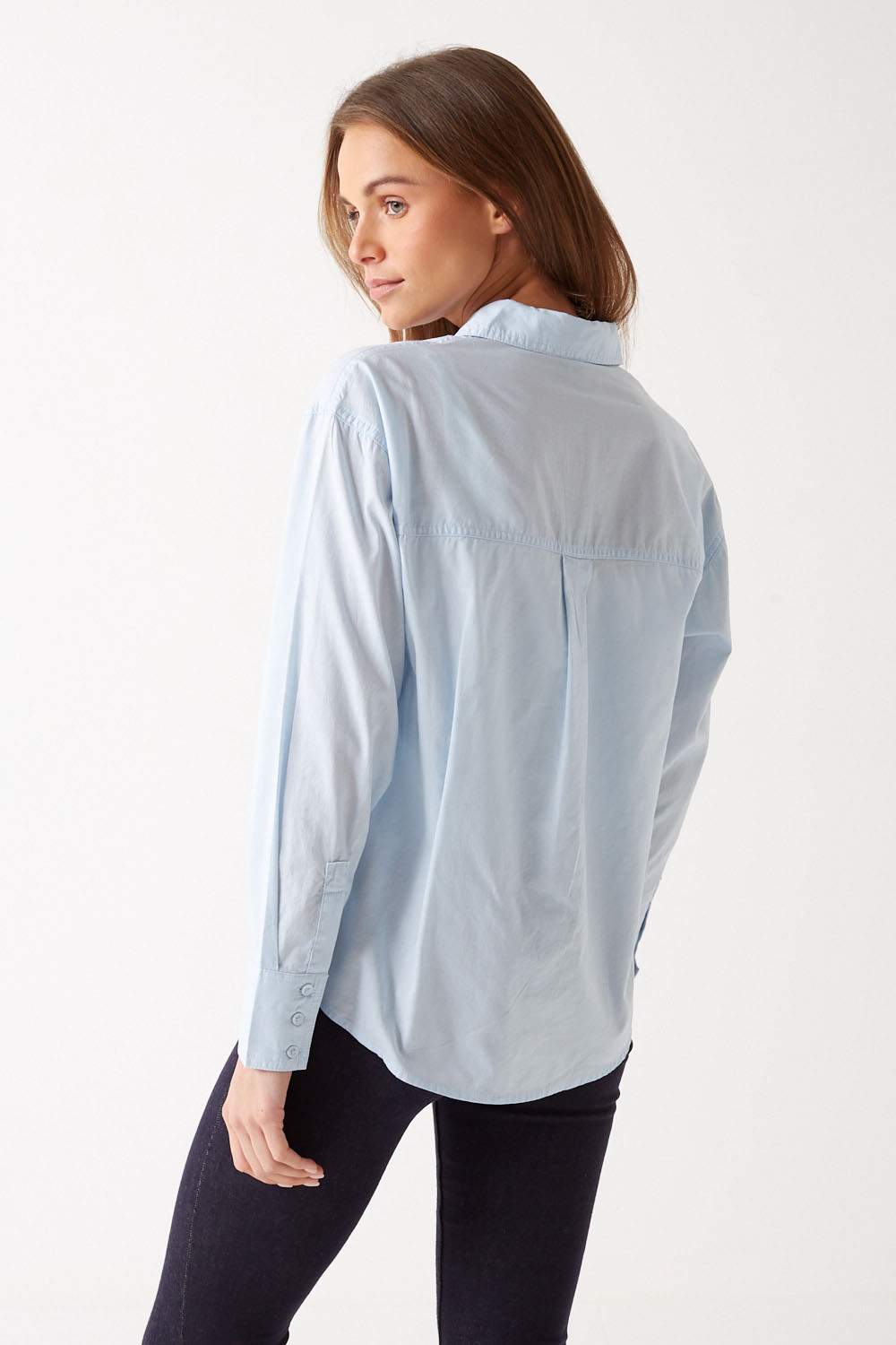 https://www.iclothing.com/media/catalog/product/m/e/melia_long_sleeve_shirt_in_light_blue-2.jpg