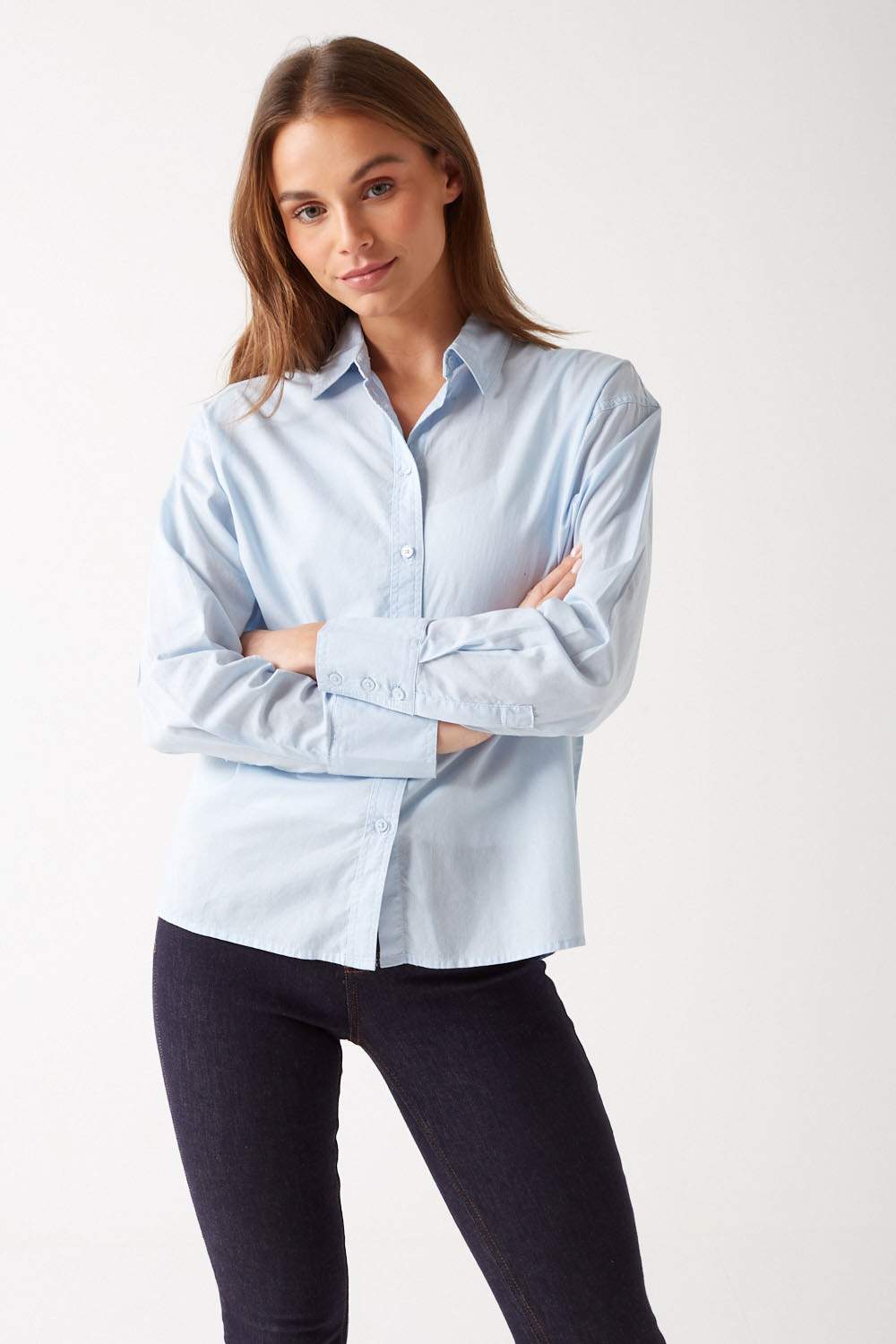 https://www.iclothing.com/media/catalog/product/m/e/melia_long_sleeve_shirt_in_light_blue-3.jpg