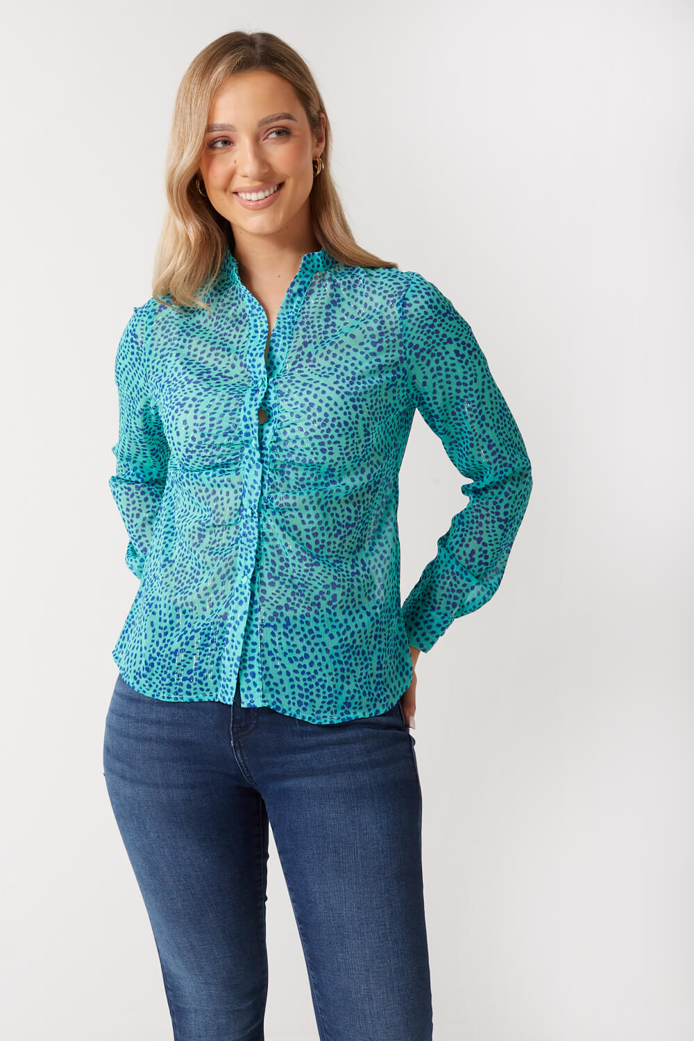 https://www.iclothing.com/media/catalog/product/m/i/mia_printed_mesh_buttoned_blouse_in_green-4_1.jpg