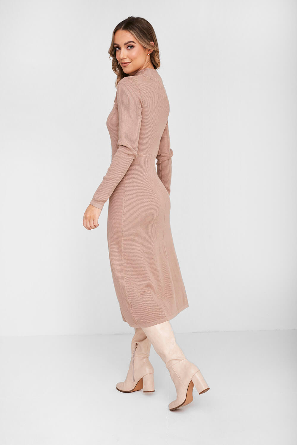 https://www.iclothing.com/media/catalog/product/m/i/mira_ribbed_midi_dress_in_beige-5.jpg