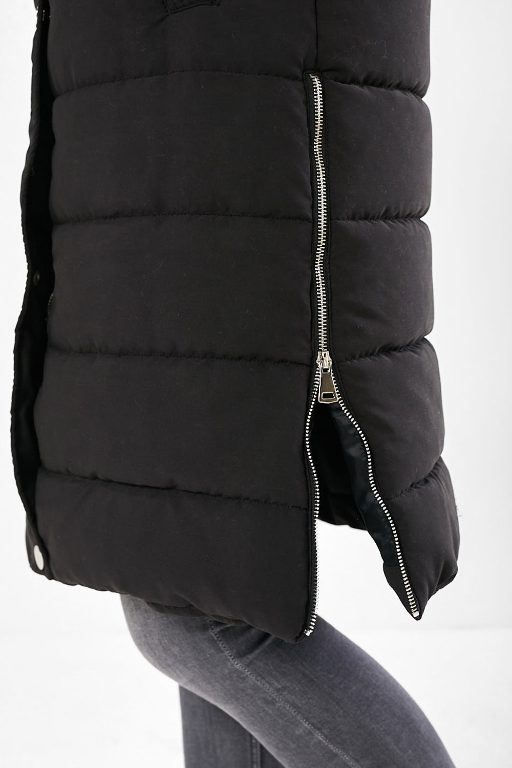 https://www.iclothing.com/media/catalog/product/m/i/miriam_padded_gilet_in_black-2.jpg