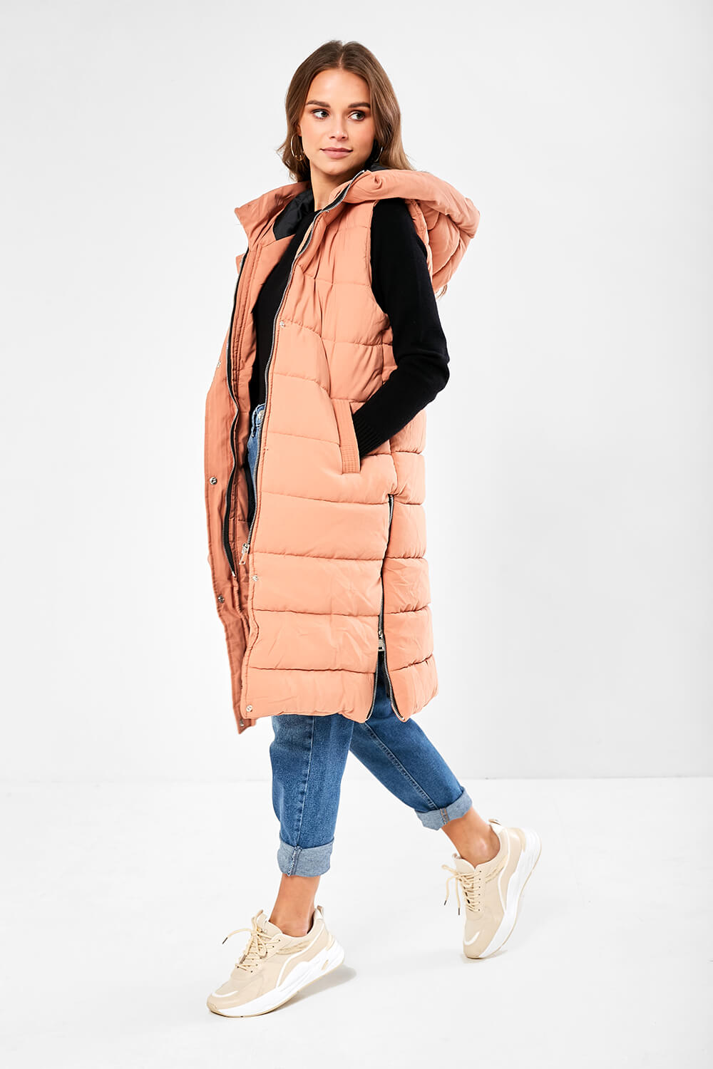 https://www.iclothing.com/media/catalog/product/m/i/miriam_padded_gilet_in_dark_salmon-4.jpg