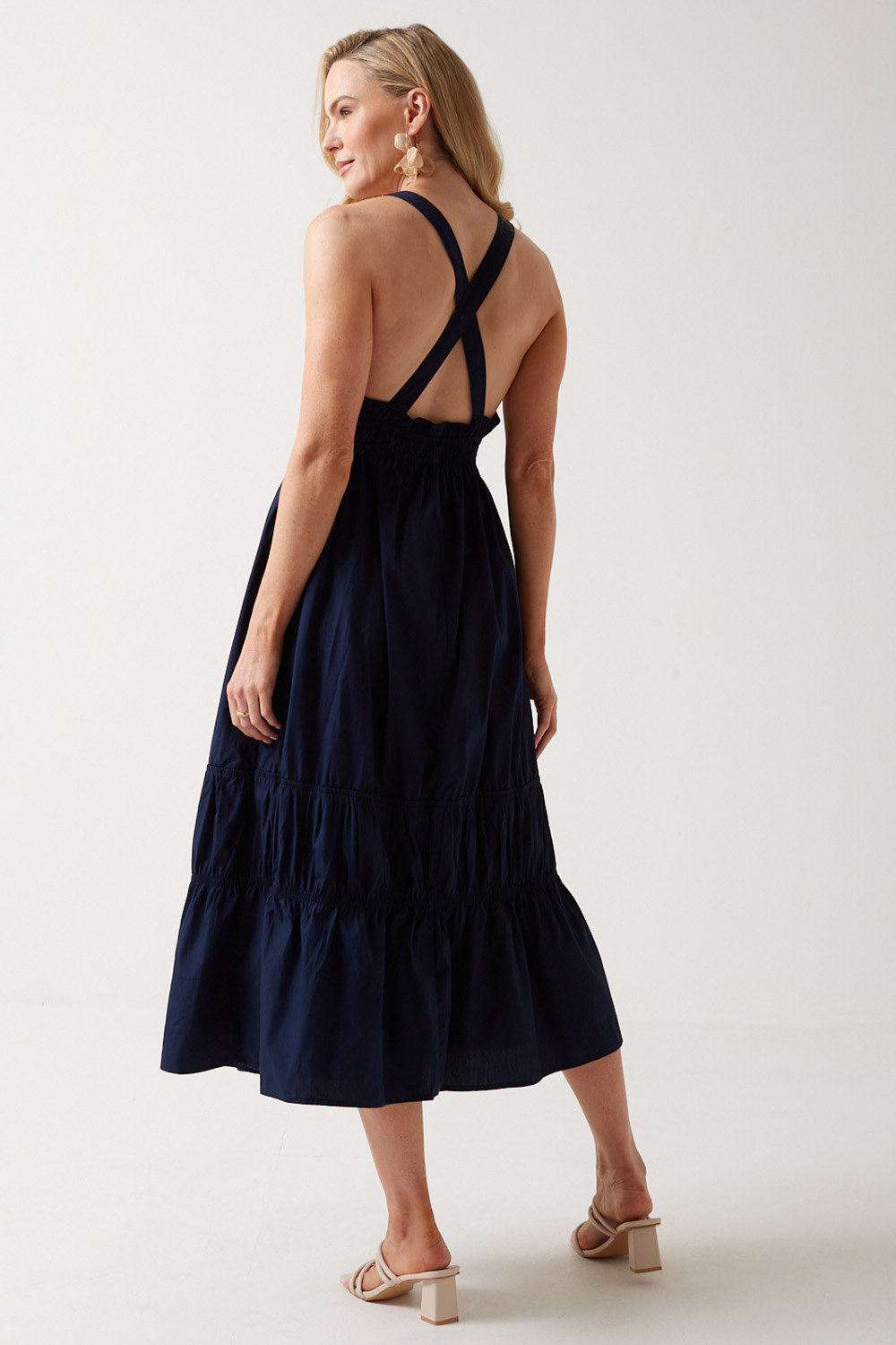 https://www.iclothing.com/media/catalog/product/m/i/mist_maxi_dress_in_navy-5.jpg