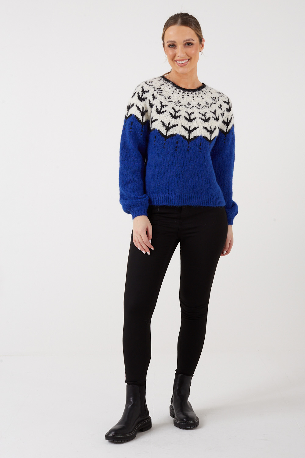 https://www.iclothing.com/media/catalog/product/m/y/myrra_nordic_jumper_in_blue-2.jpg