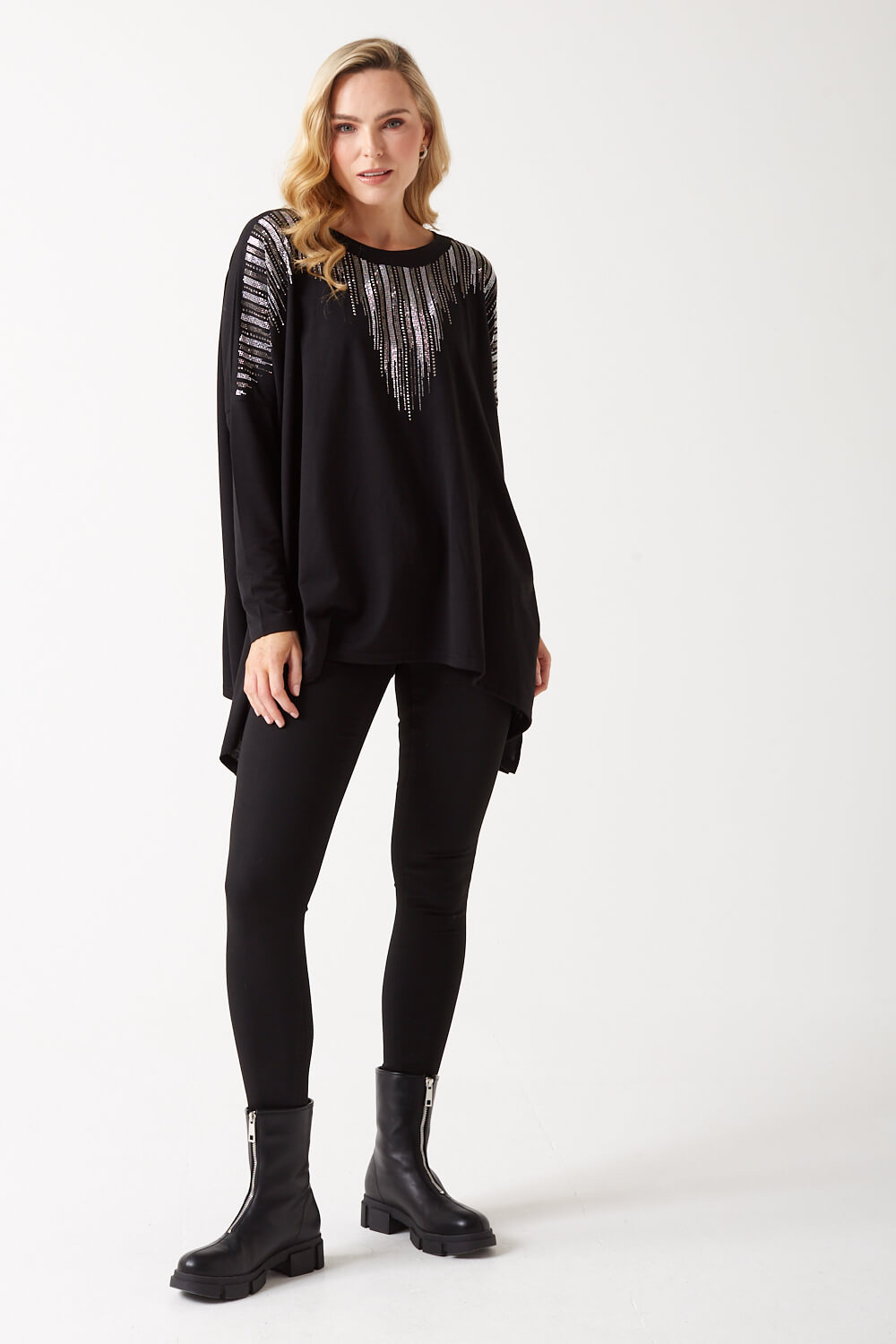 https://www.iclothing.com/media/catalog/product/n/e/neesa_studded_top_in_black-3.jpg
