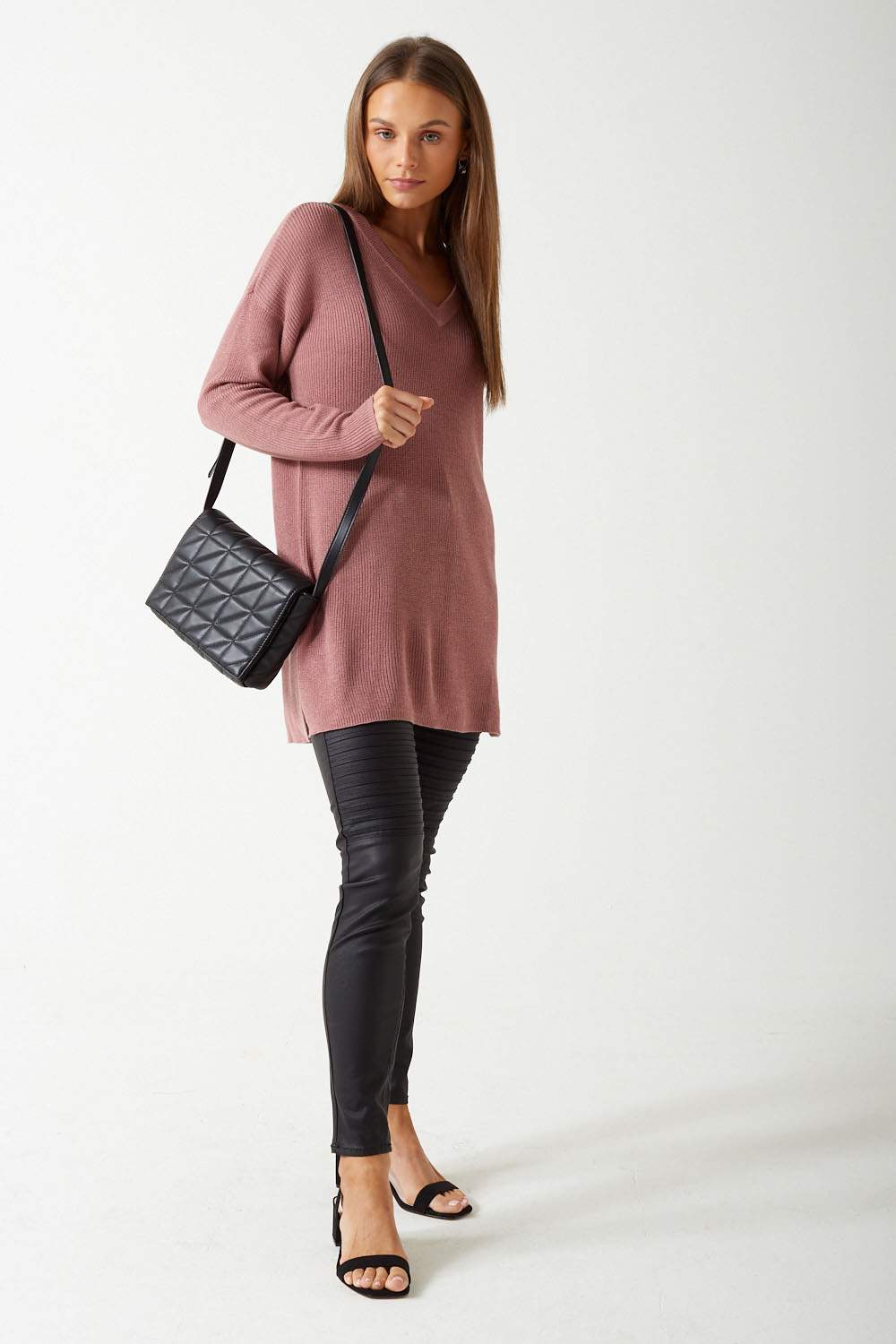 https://www.iclothing.com/media/catalog/product/n/e/new_lexsun_long_v-neck_jumper_in_rose-4.jpg