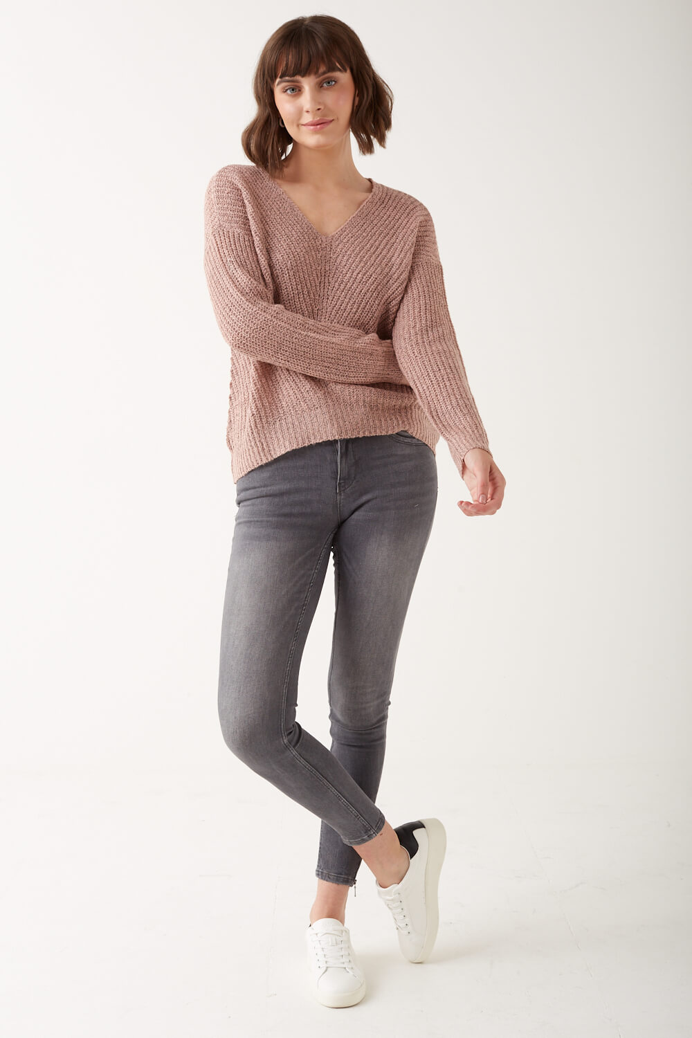 https://www.iclothing.com/media/catalog/product/n/e/new_megan_v_neck_knit_jumper_in_blush-4.jpg