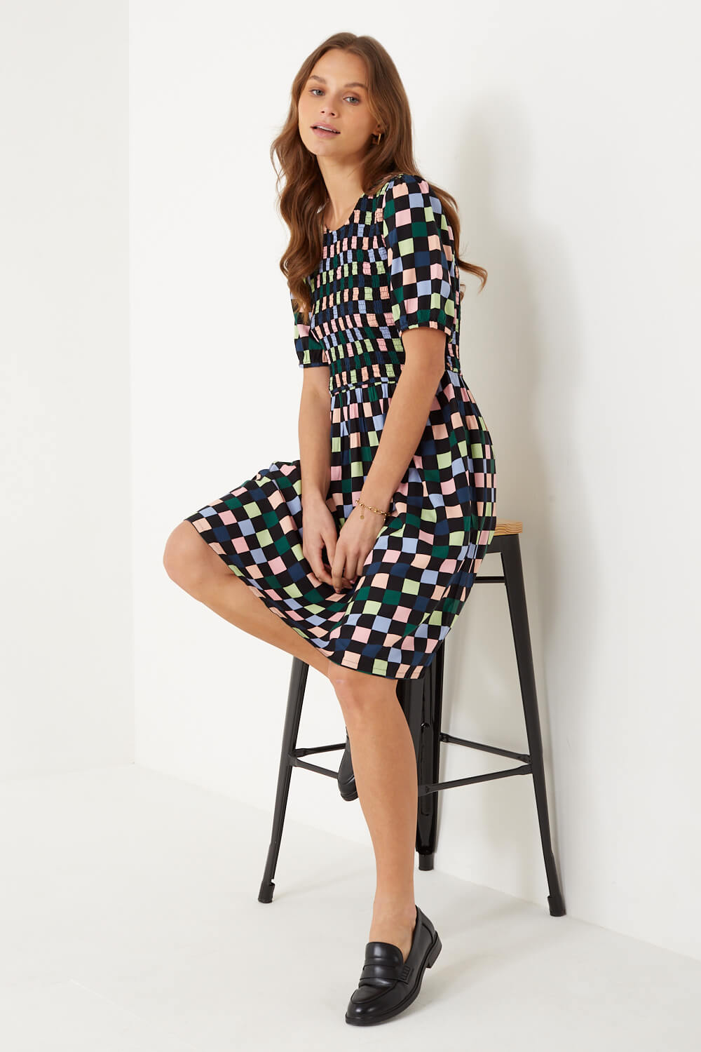 https://www.iclothing.com/media/catalog/product/n/o/noelle_shirred_dress_in_dark_checkerboard-1_1.jpg