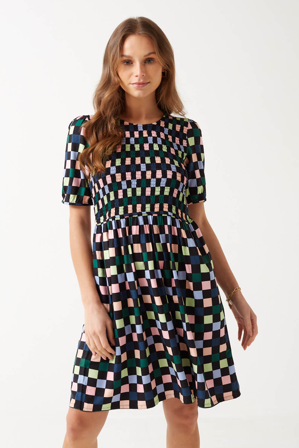 https://www.iclothing.com/media/catalog/product/n/o/noelle_shirred_dress_in_dark_checkerboard-5.jpg
