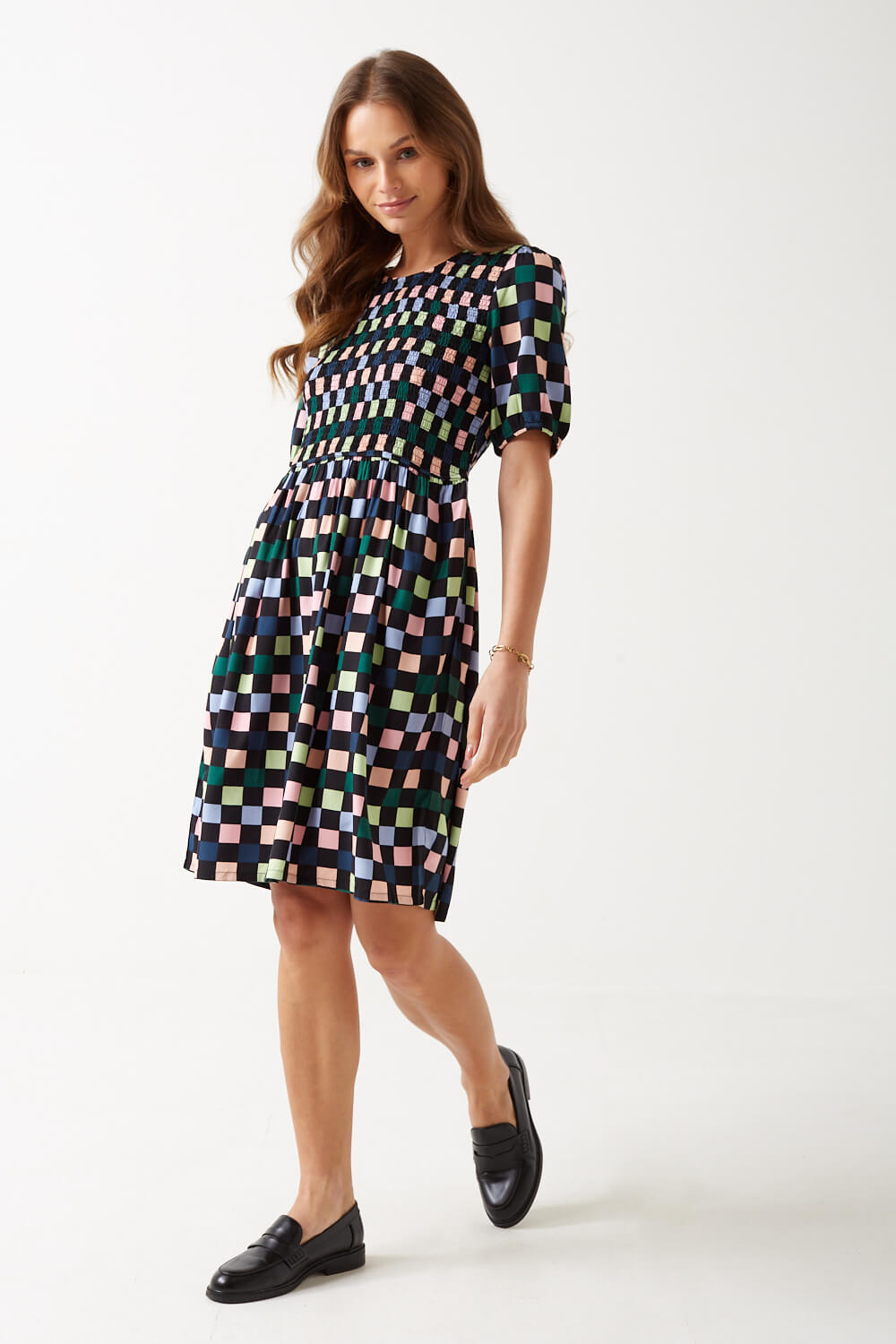 https://www.iclothing.com/media/catalog/product/n/o/noelle_shirred_dress_in_dark_checkerboard-6.jpg