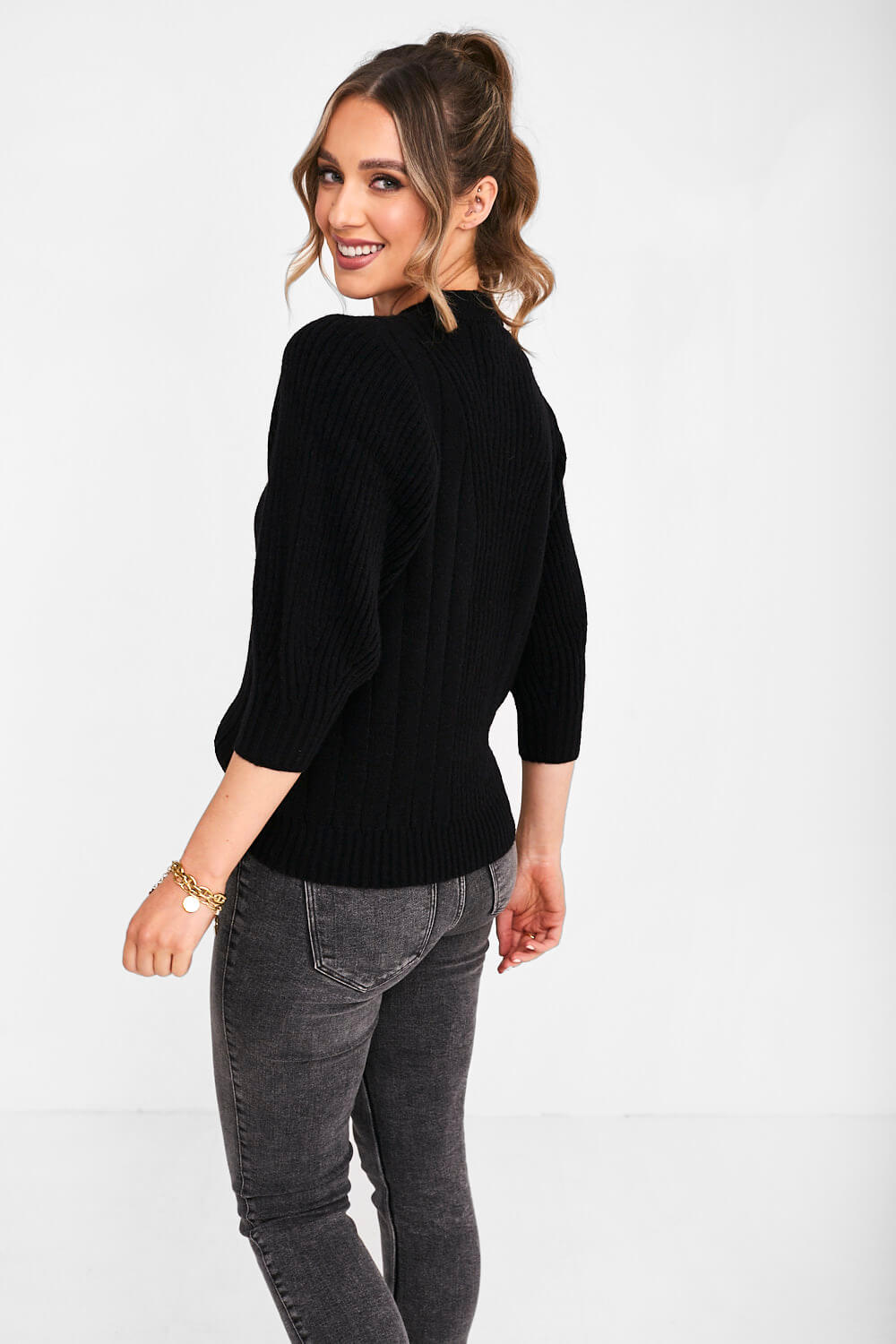 https://www.iclothing.com/media/catalog/product/n/o/noor_puff_sleeve_knit_jumper_in_black-2.jpg