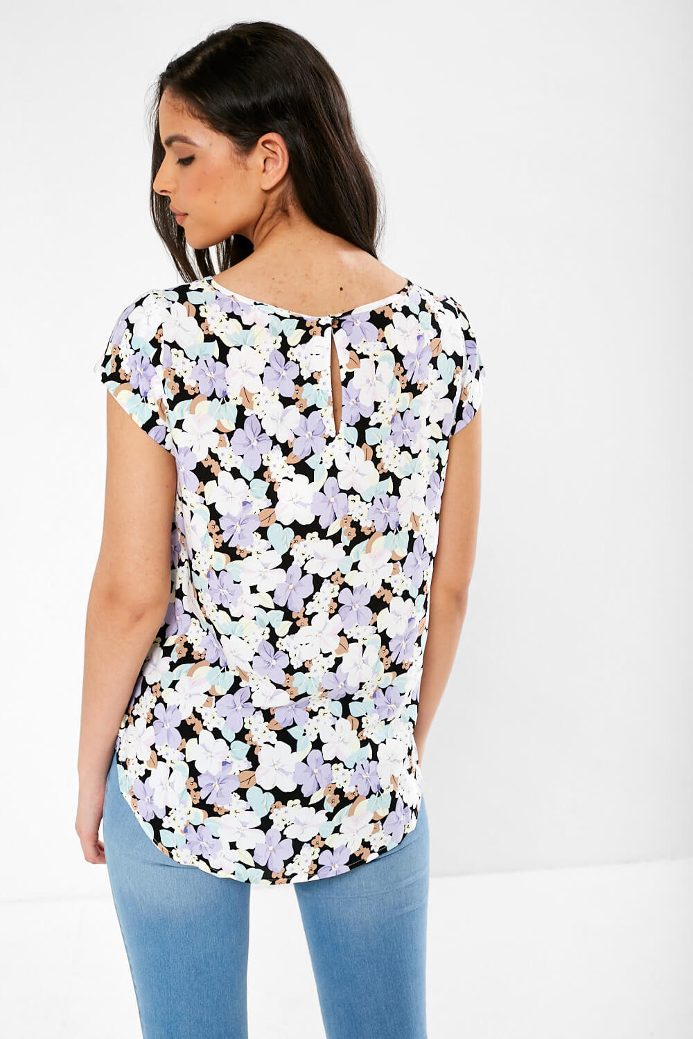 https://www.iclothing.com/media/catalog/product/n/o/nova_floral_print_top_in_black-1.jpg