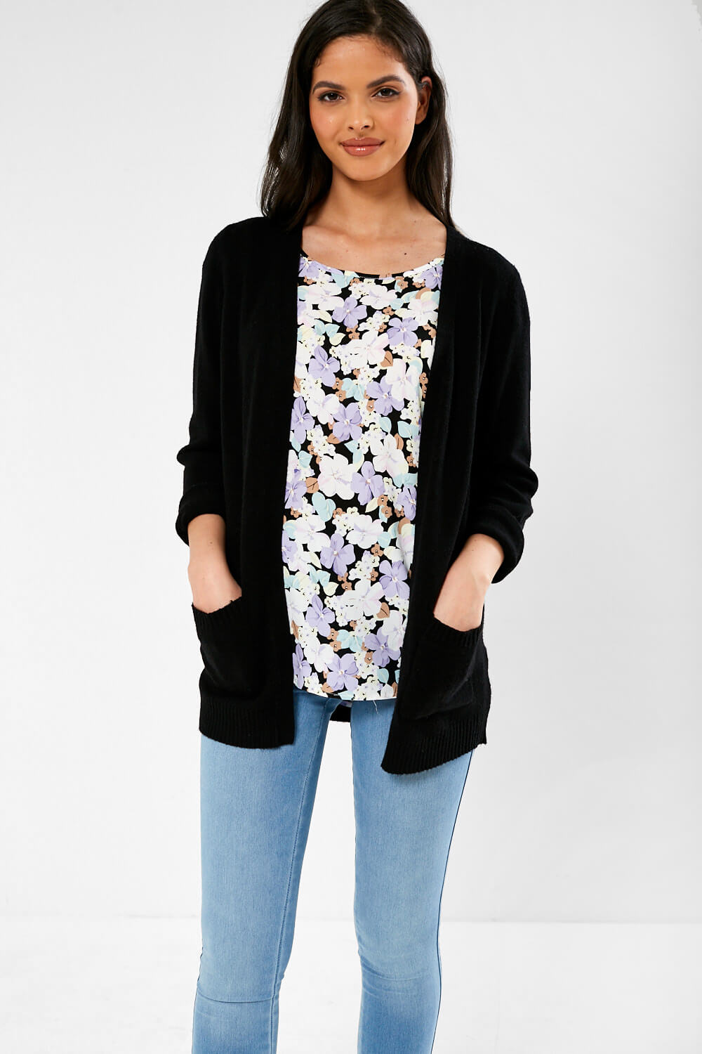 https://www.iclothing.com/media/catalog/product/n/o/nova_floral_print_top_in_black-3.jpg