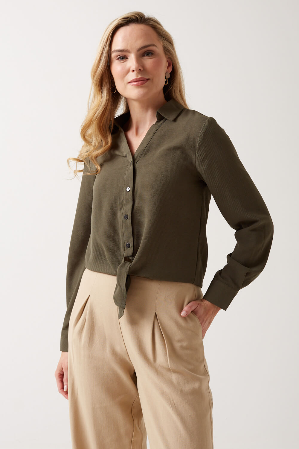 https://www.iclothing.com/media/catalog/product/n/o/nova_knotted_shirt_in_khaki-1a.jpg