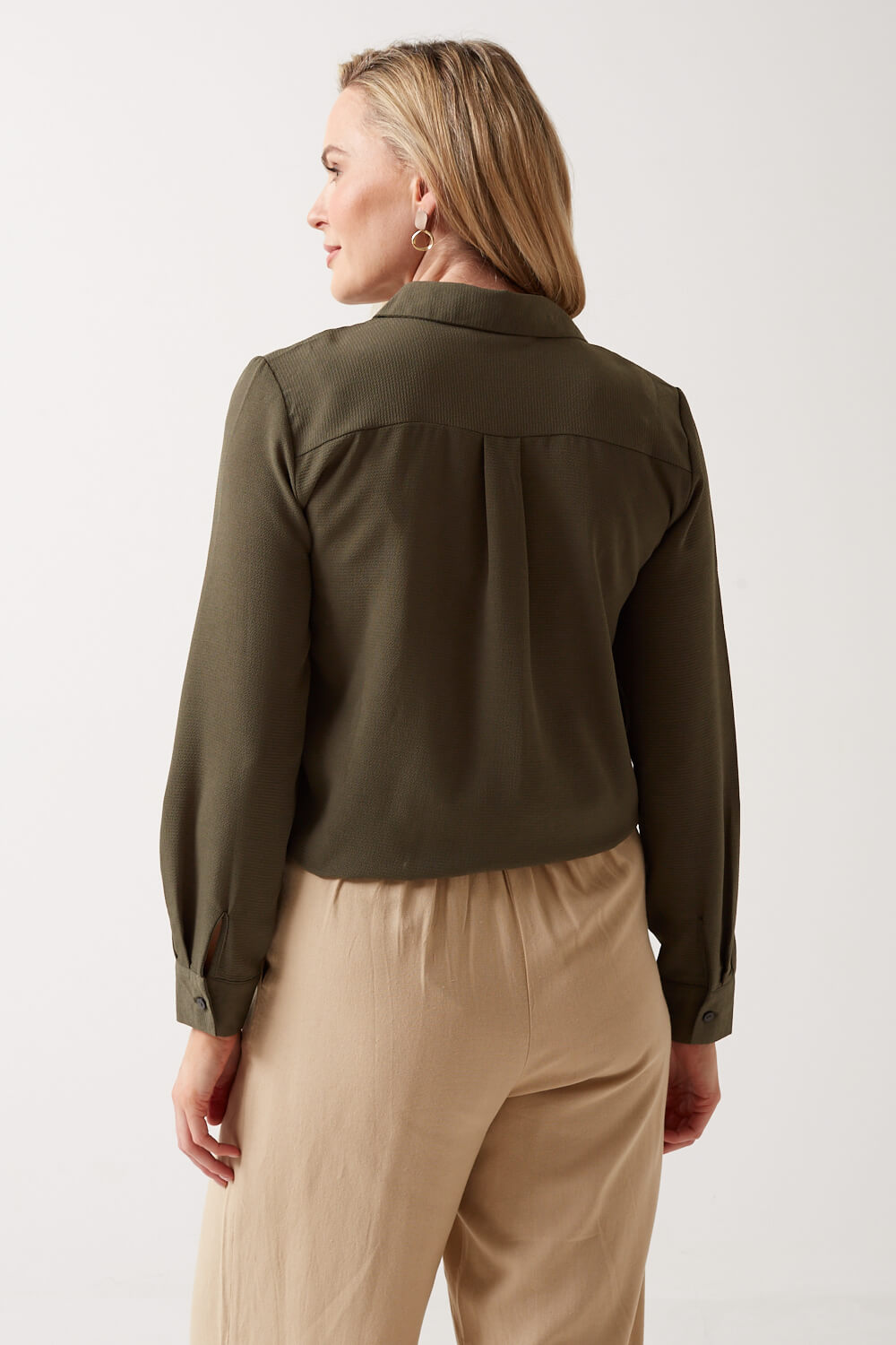 https://www.iclothing.com/media/catalog/product/n/o/nova_knotted_shirt_in_khaki-2a.jpg