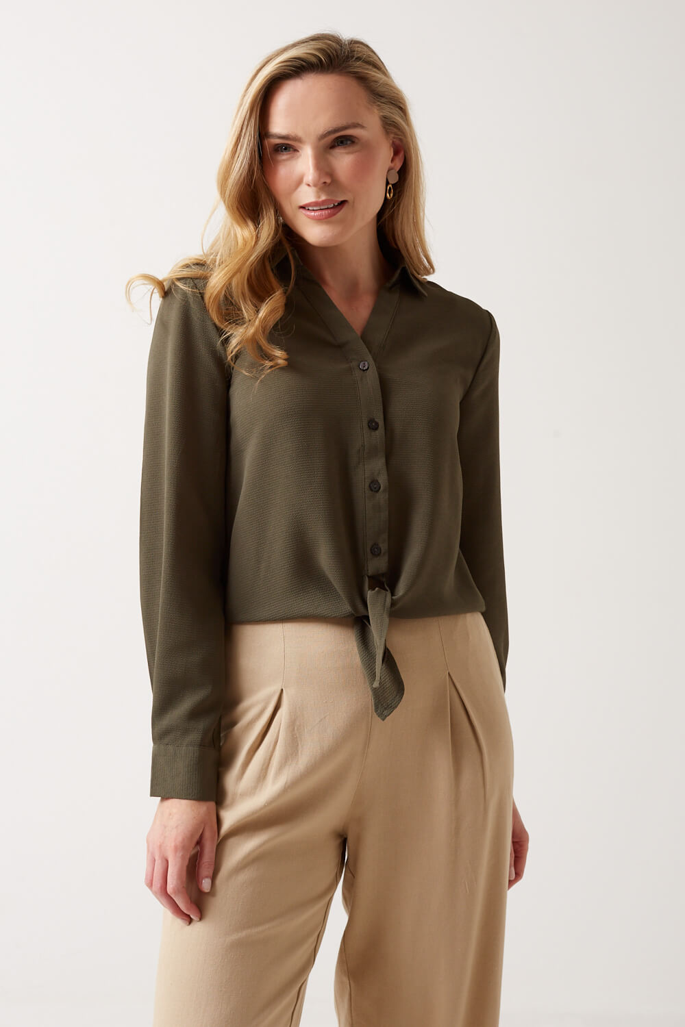 https://www.iclothing.com/media/catalog/product/n/o/nova_knotted_shirt_in_khaki-4a.jpg