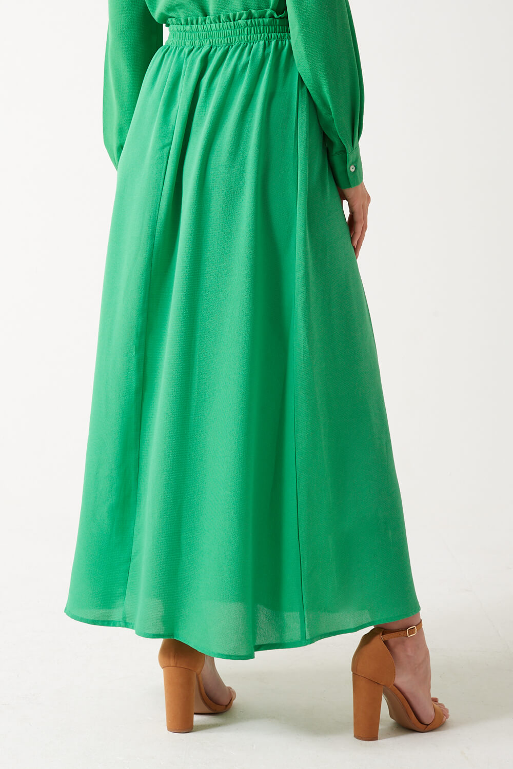 https://www.iclothing.com/media/catalog/product/n/o/nova_long_skirt_in_green-2.jpg