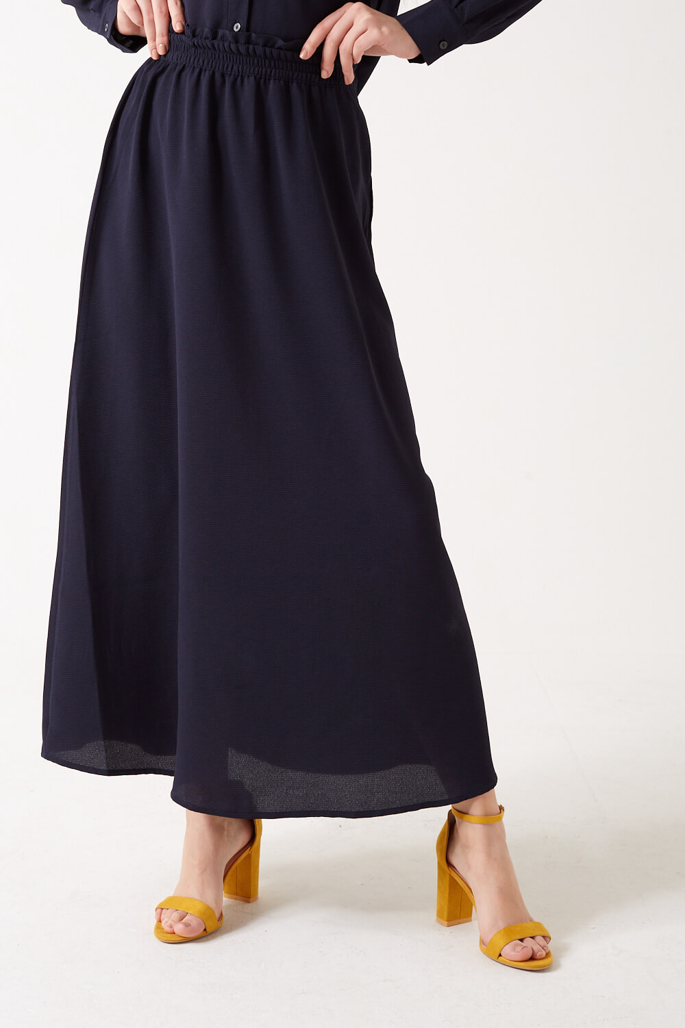 https://www.iclothing.com/media/catalog/product/n/o/nova_long_skirt_in_navy-1.jpg