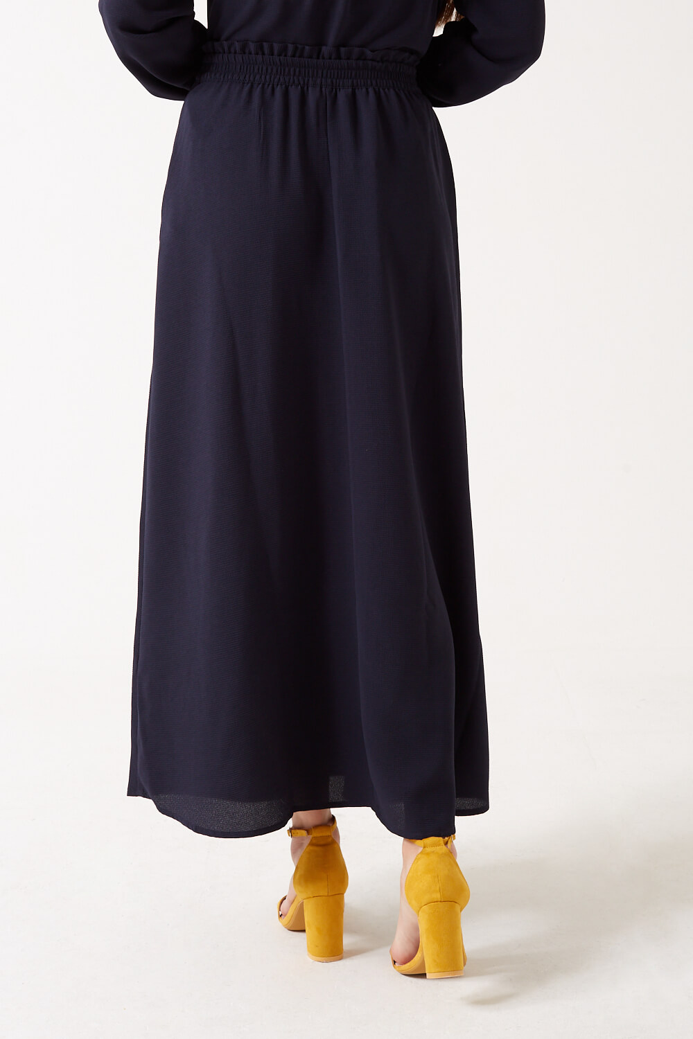 https://www.iclothing.com/media/catalog/product/n/o/nova_long_skirt_in_navy-2.jpg