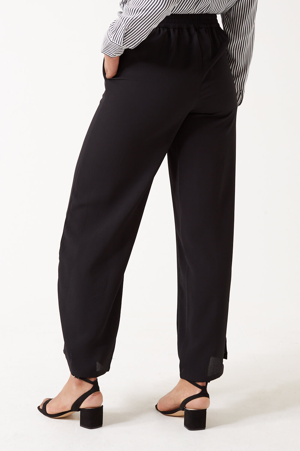 https://www.iclothing.com/media/catalog/product/n/o/nova_wide_leg_trousers_in_black-2.jpg