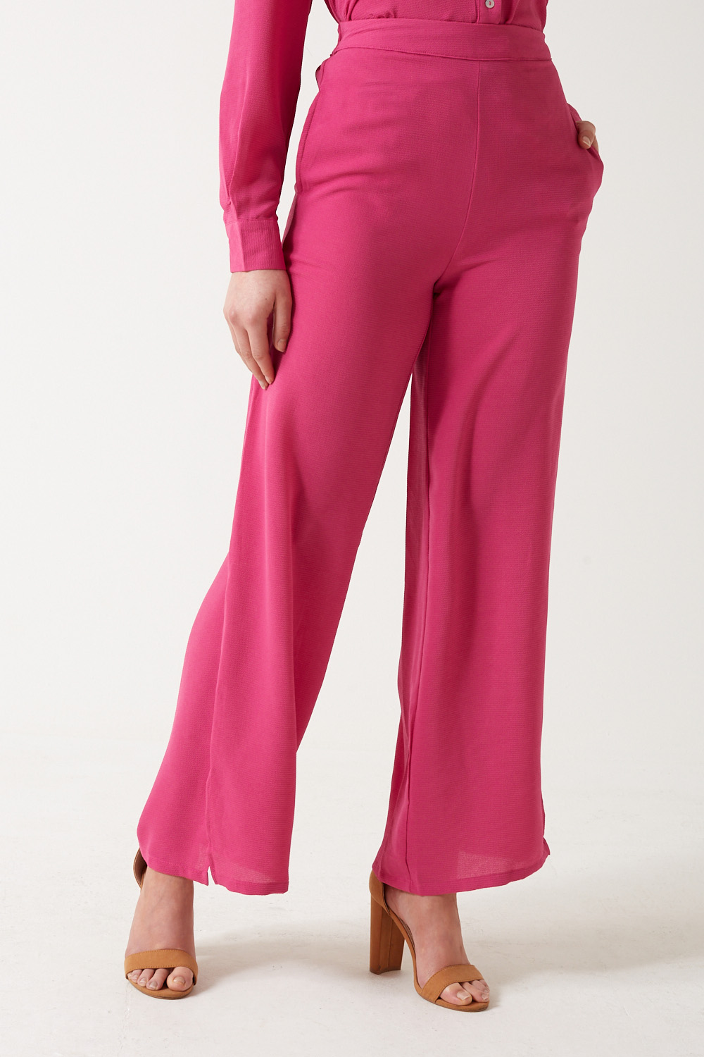 https://www.iclothing.com/media/catalog/product/n/o/nova_wide_leg_trousers_in_pink-1.jpg