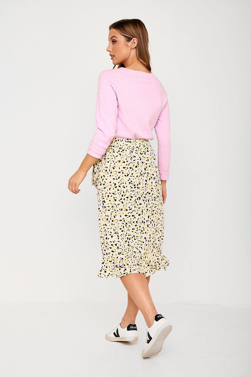 https://www.iclothing.com/media/catalog/product/o/l/olea_floral_wrap_skirt_in_yellow-1.jpg
