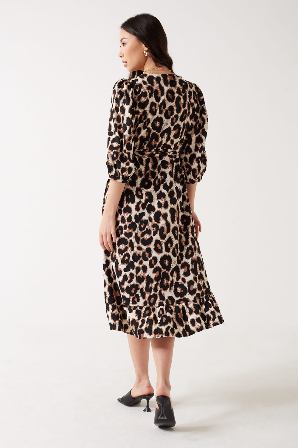https://www.iclothing.com/media/catalog/product/o/l/olivia_leopard_print_midi_wrap_dress_in_brown-2.jpg