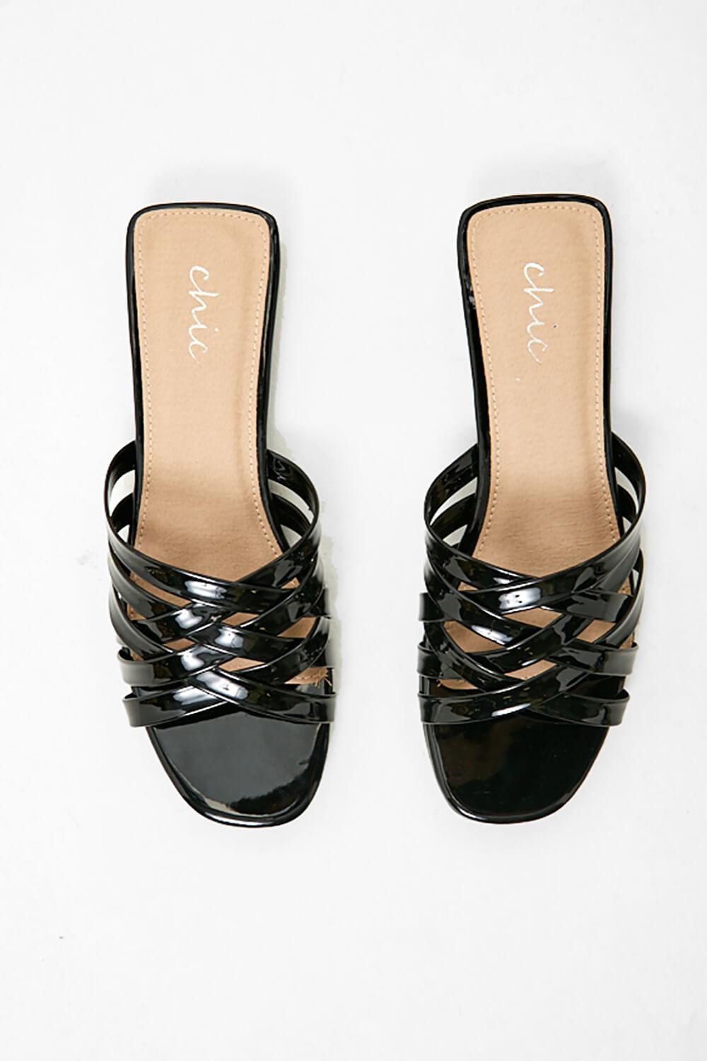 https://www.iclothing.com/media/catalog/product/p/a/patent_flat_sandals_in_black-3.jpg