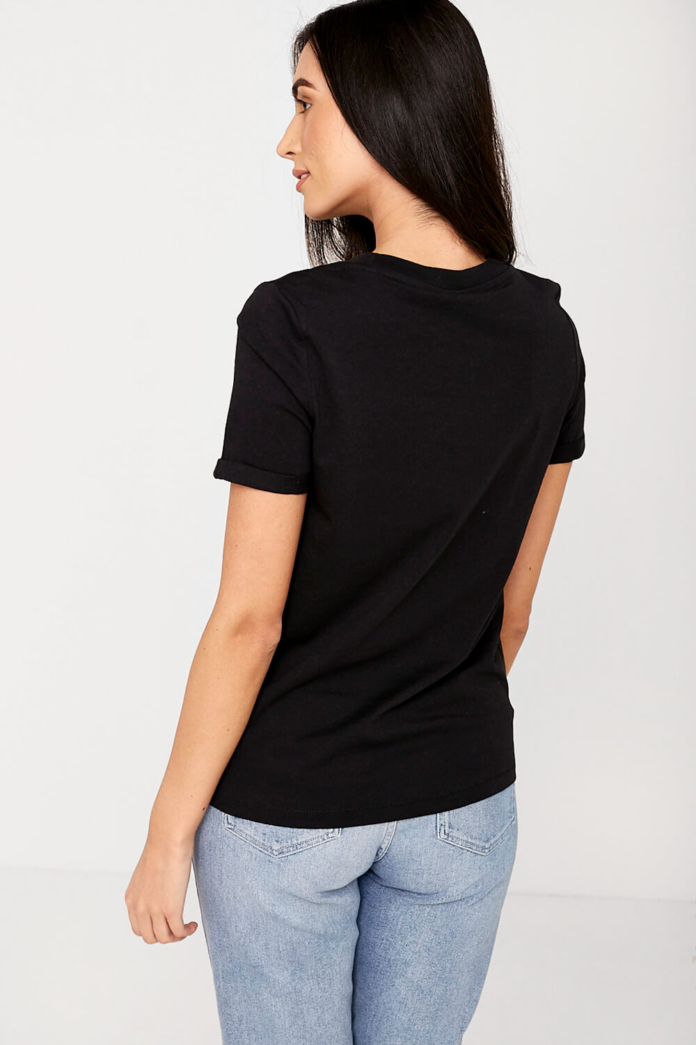 https://www.iclothing.com/media/catalog/product/p/a/paula_basic_t-shirt_in_black-2.jpg