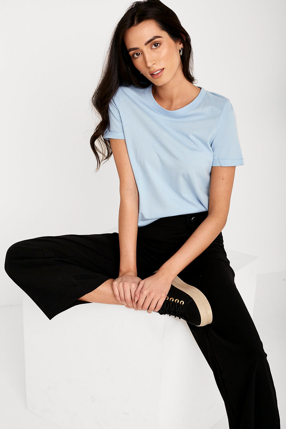 https://www.iclothing.com/media/catalog/product/p/a/paula_basic_t-shirt_in_blue-3.jpg