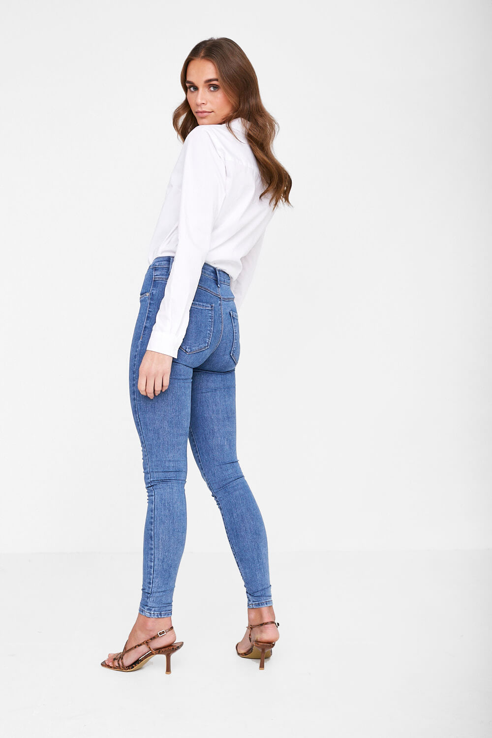 https://www.iclothing.com/media/catalog/product/r/a/rain_regular_skinny_jeans_in_blue-2.jpg