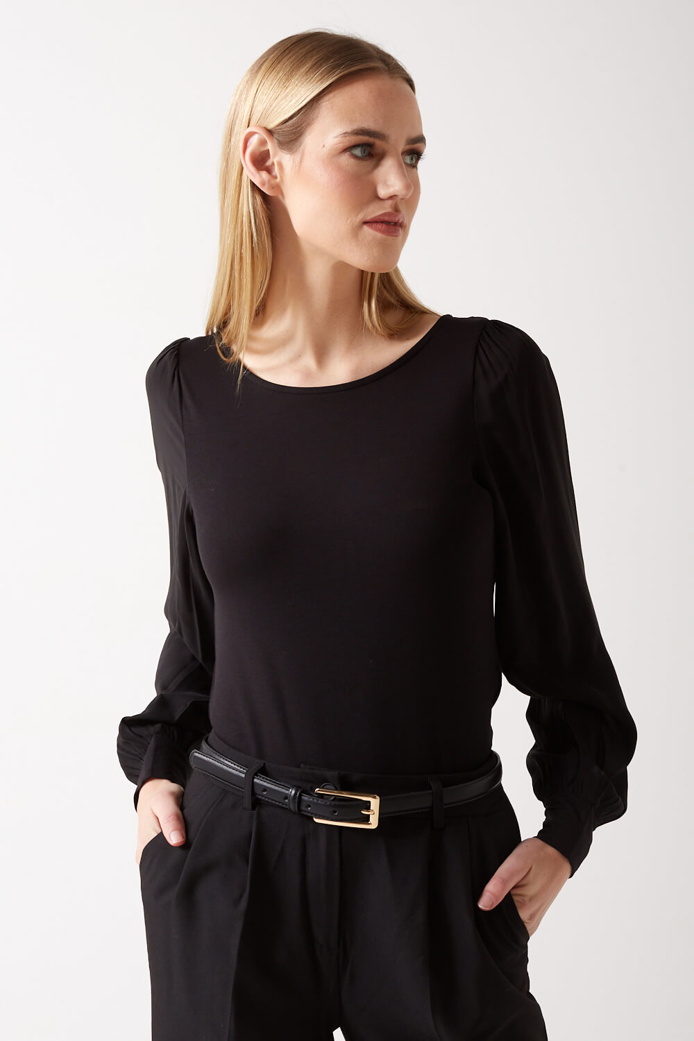 https://www.iclothing.com/media/catalog/product/r/a/randi_boat_neck_top_in_black-4.jpg