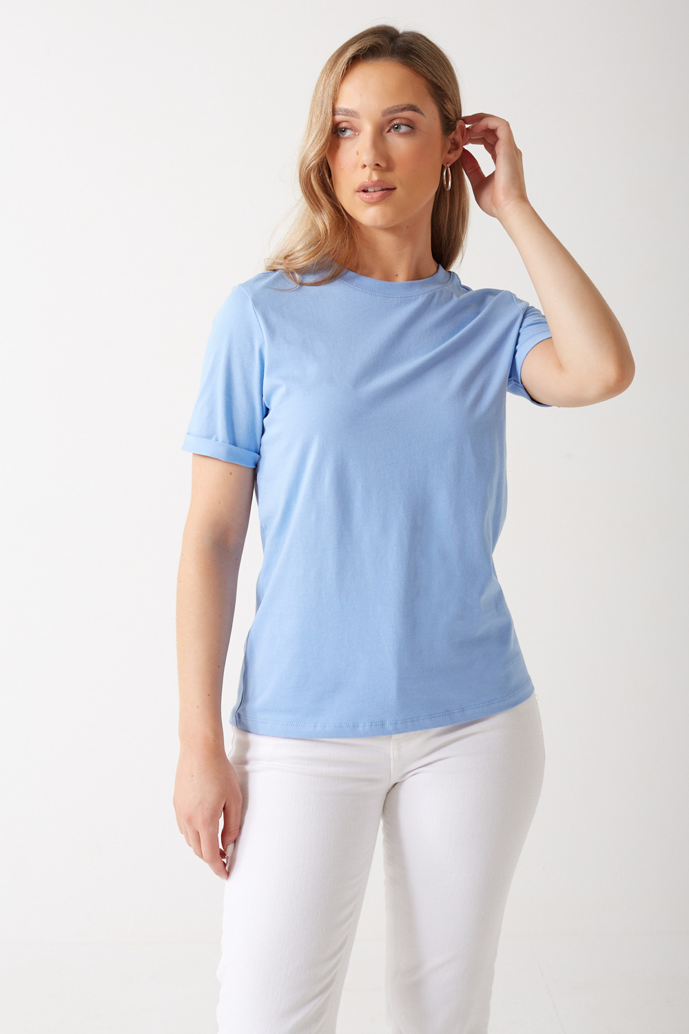 https://www.iclothing.com/media/catalog/product/r/i/ria_t-shirt_in_blue-1_2.jpg