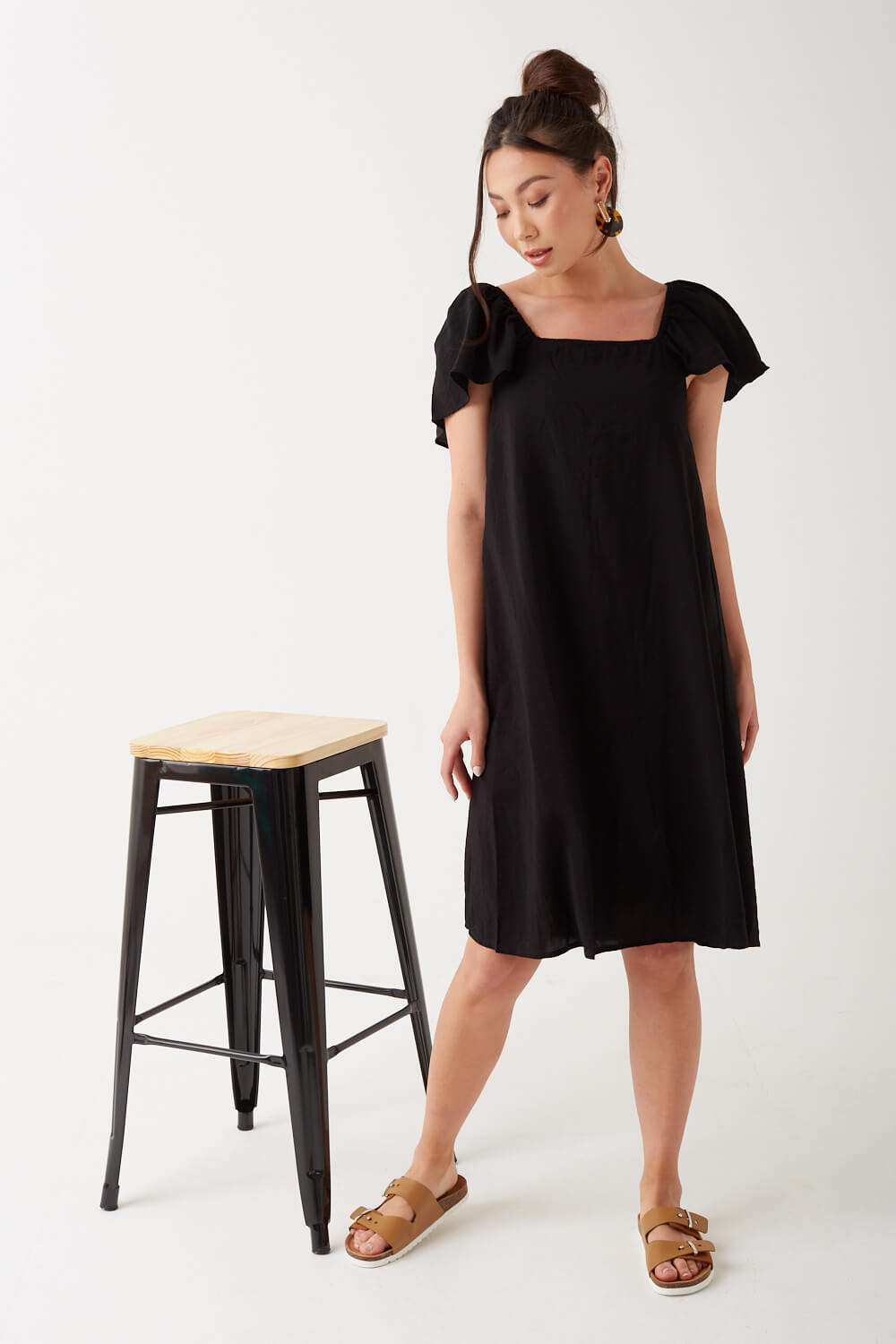 https://www.iclothing.com/media/catalog/product/s/a/sara_square_neck_summer_dress_in_black-2.jpg