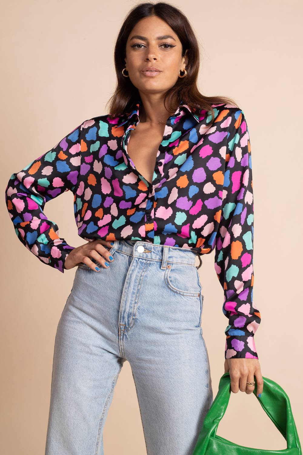 https://www.iclothing.com/media/catalog/product/s/a/sarah_-_nevada_satin_shirt_in_multi_cloud_recycled_materials_1_.jpg