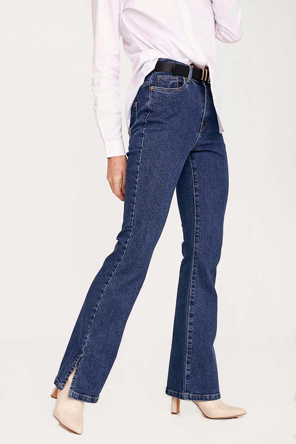 https://www.iclothing.com/media/catalog/product/s/e/selma_high_rise_slit_detail_flared_jeans-1.jpg